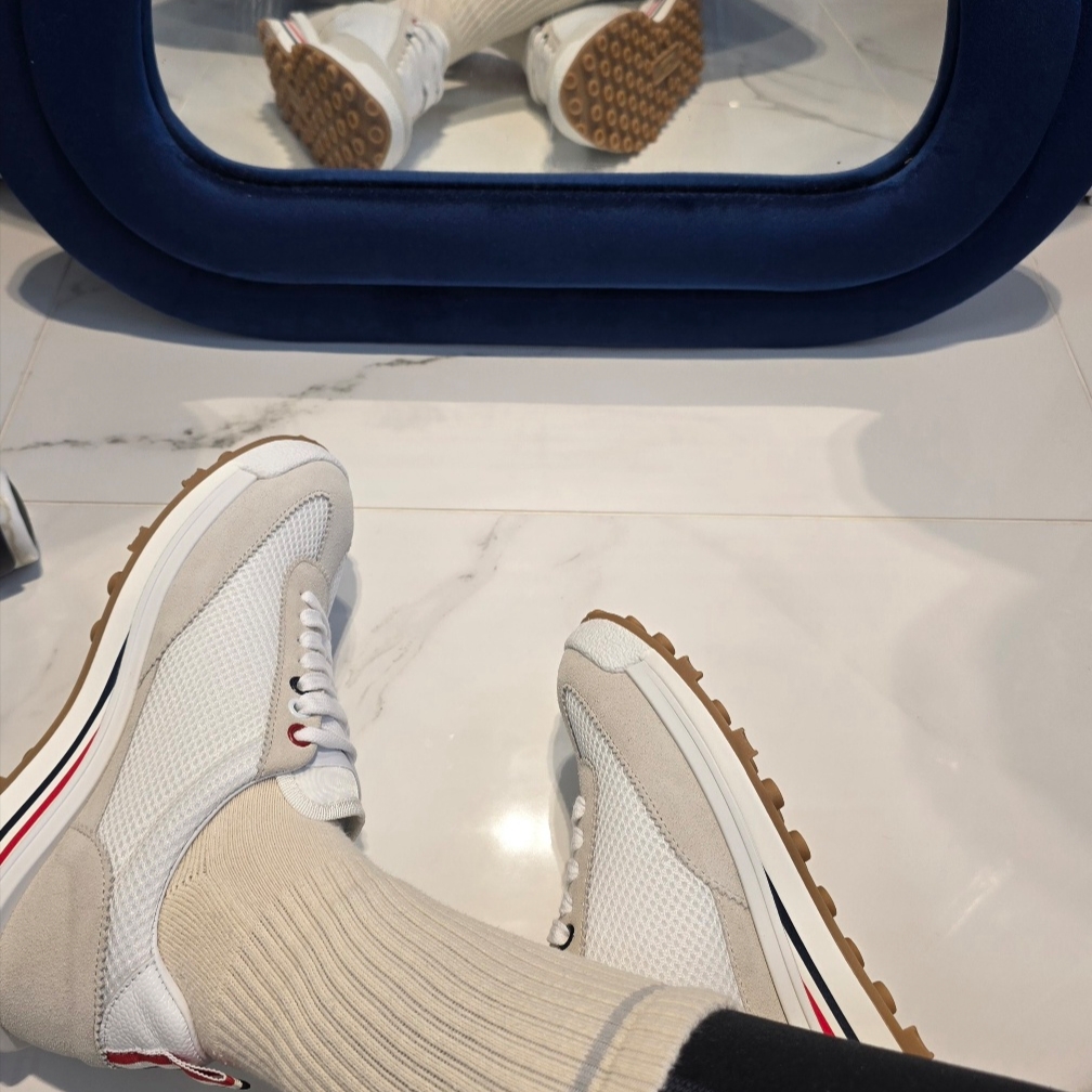 Thom Browne Fine Kid Suede Tech Runner White 착용 스타일