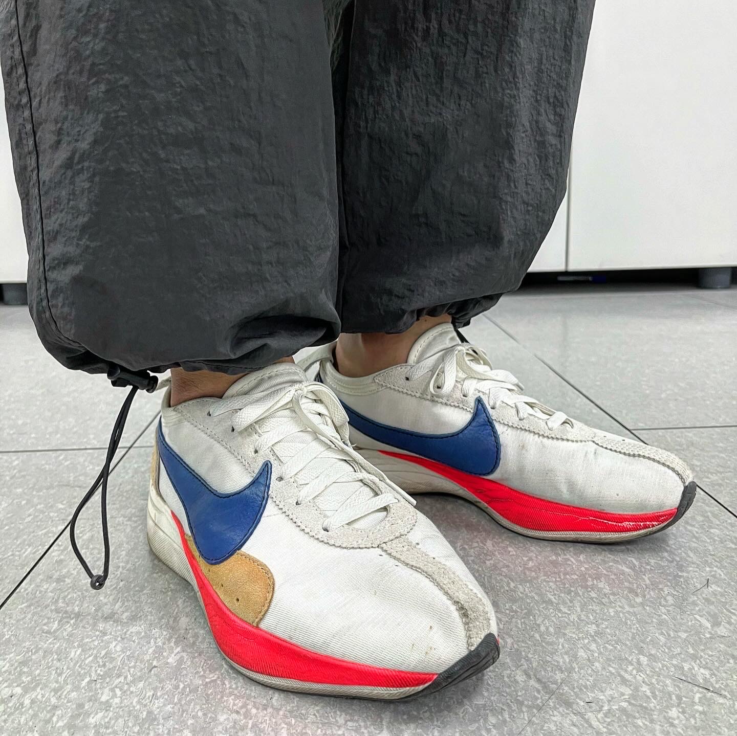 Stussy x Our Legacy Frame Pigment Dyed T-Shirt Black, Nike Moon Racer Sail Solar Blue 착용 스타일 - 2