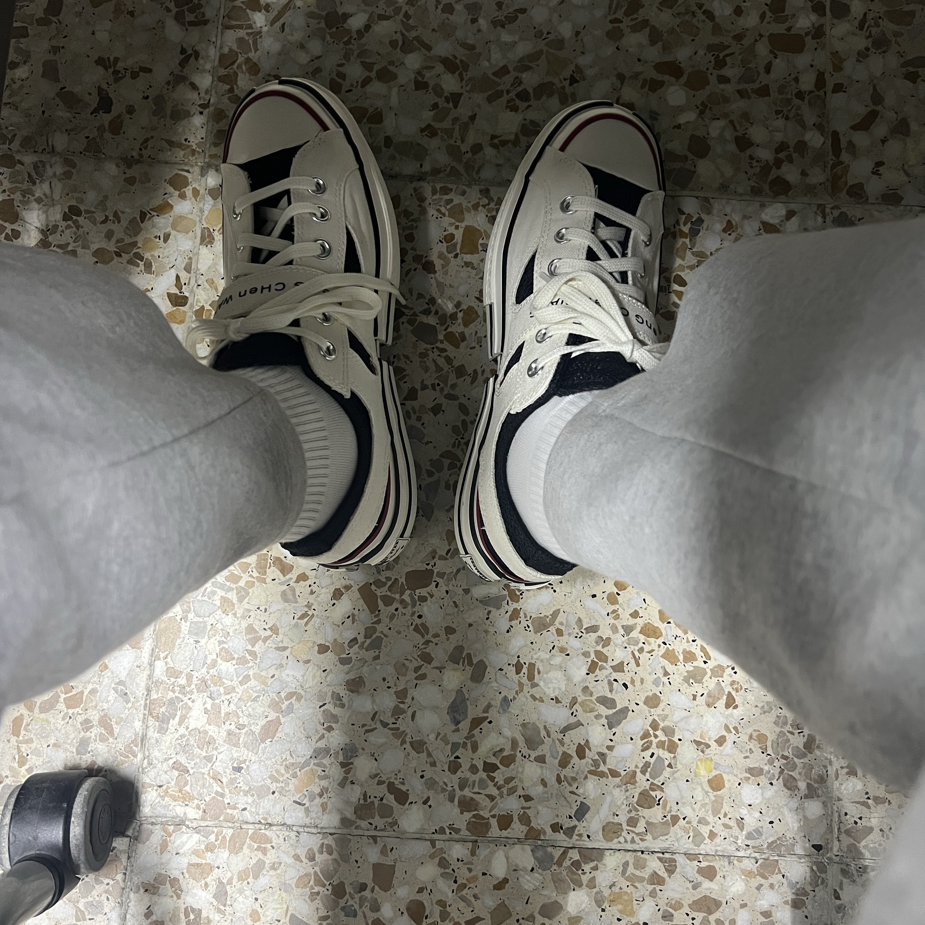 Converse x Feng Chen Wang Chuck 70 Ox 2-in-1 Egret 착용 스타일 - 1