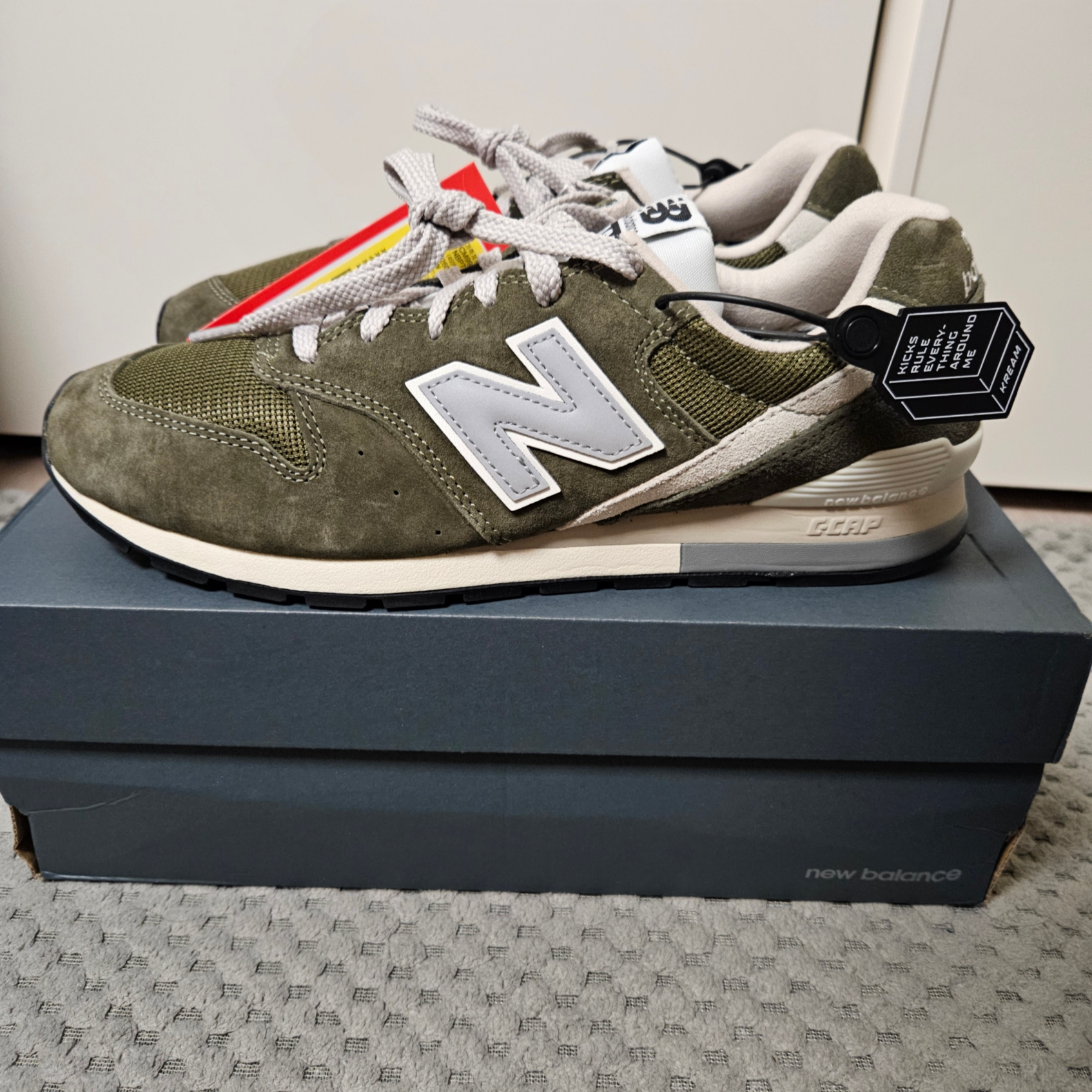New Balance 996 Dark Green 착용 스타일 - 2