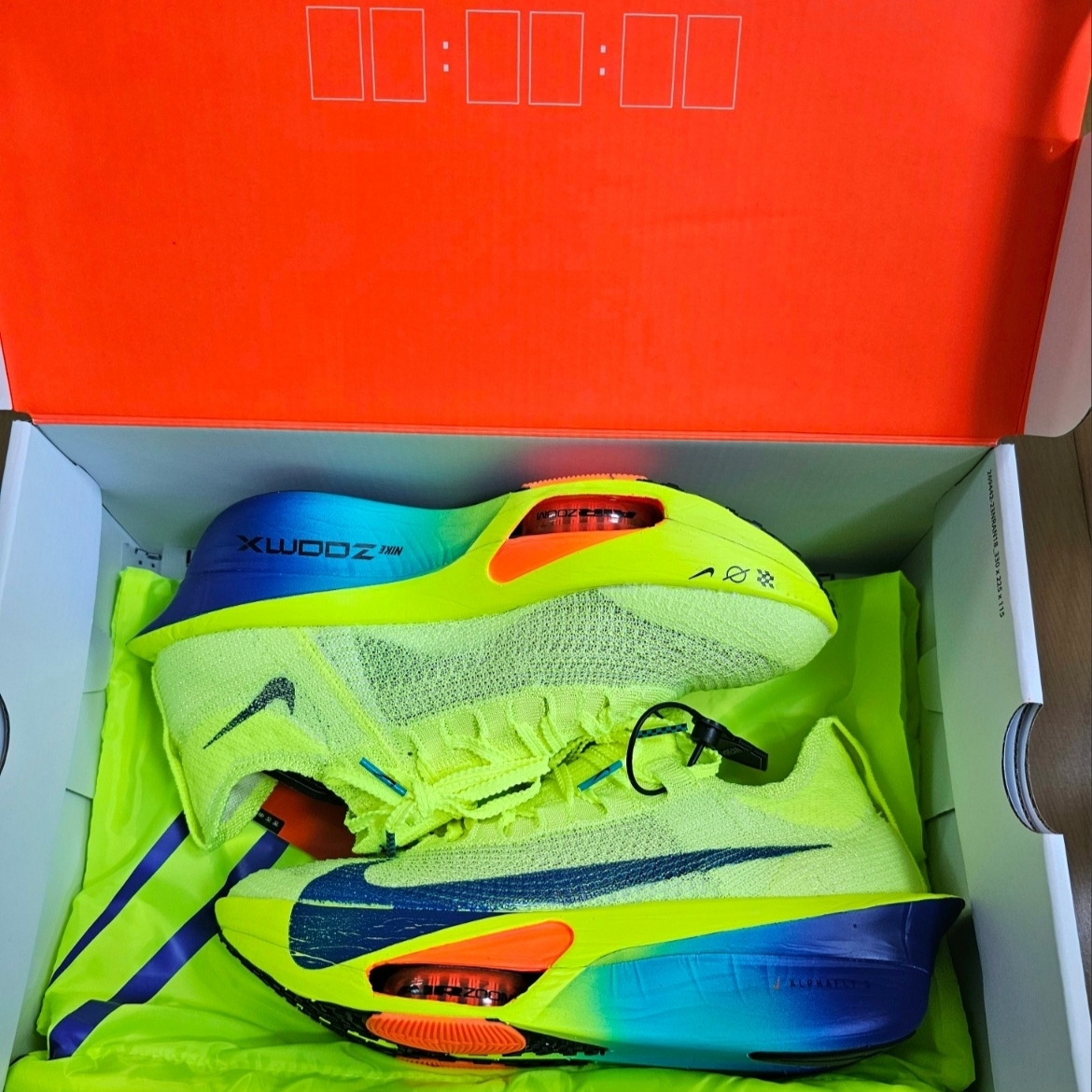(W) Nike Air Zoom Alphafly Next% 3 Volt 착용 스타일 - 1
