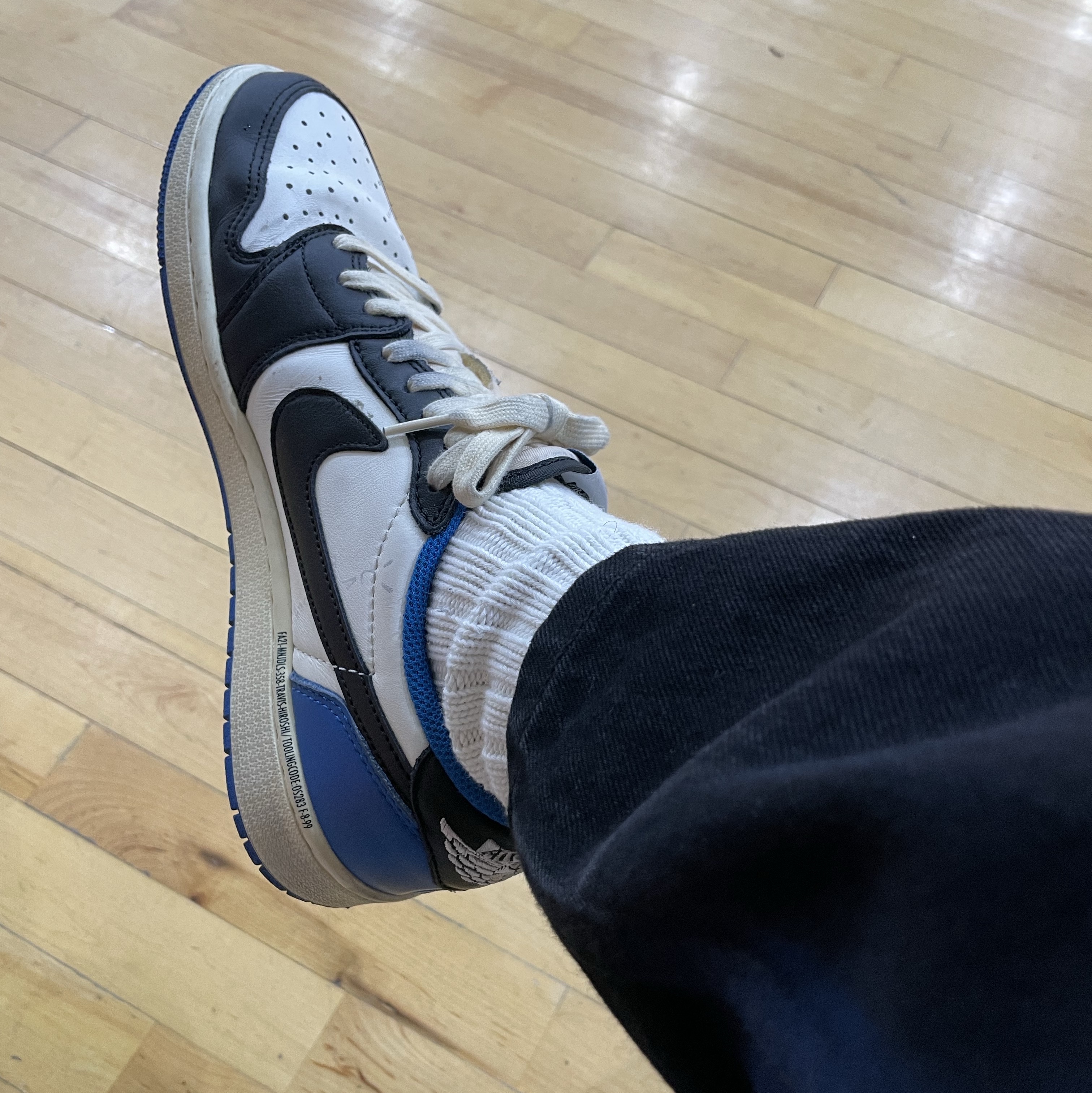Jordan 1 x Travis Scott x Fragment Retro Low OG SP Military Blue 착용 스타일