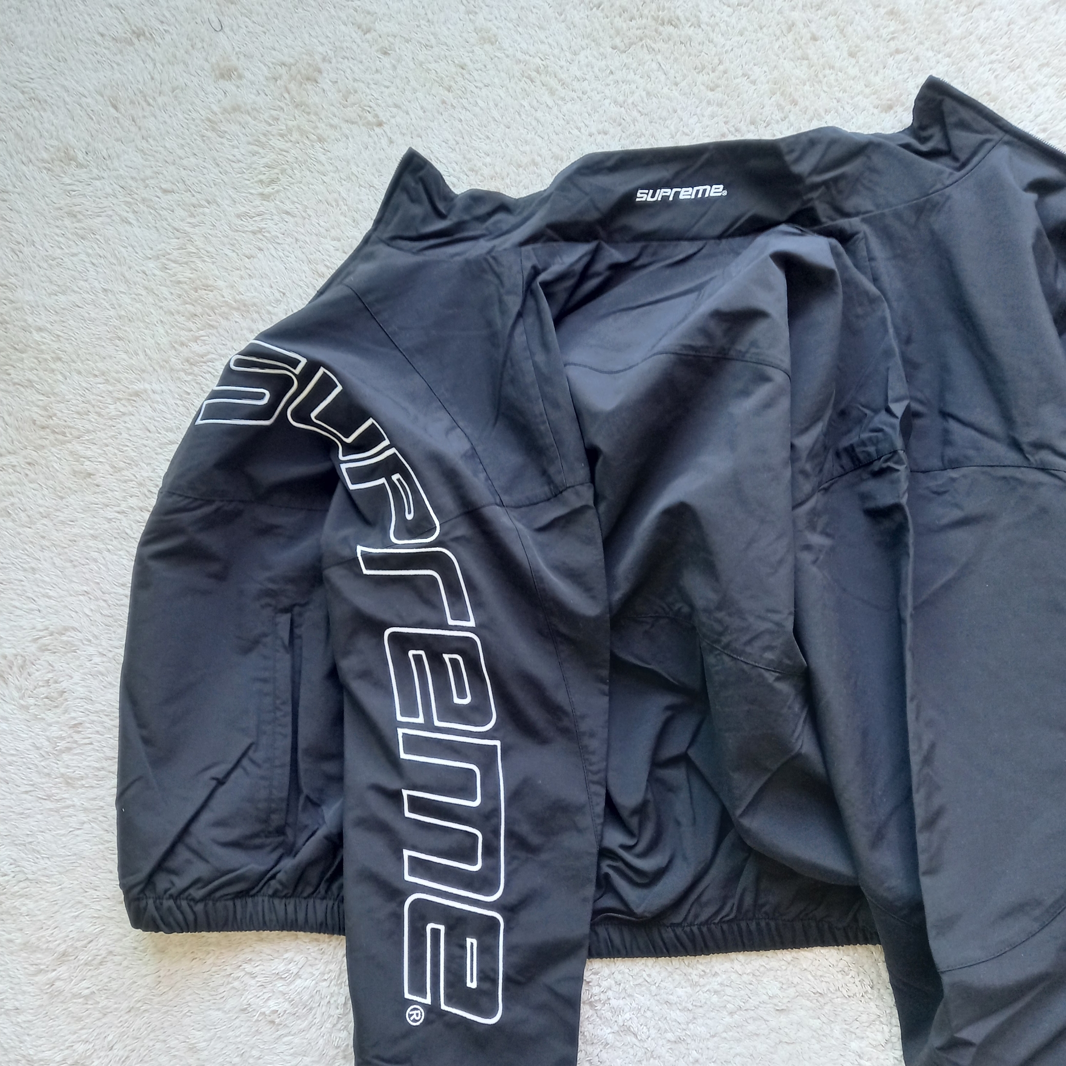 Supreme Curve Track Jacket Black - 24SS 착용 스타일 - 2