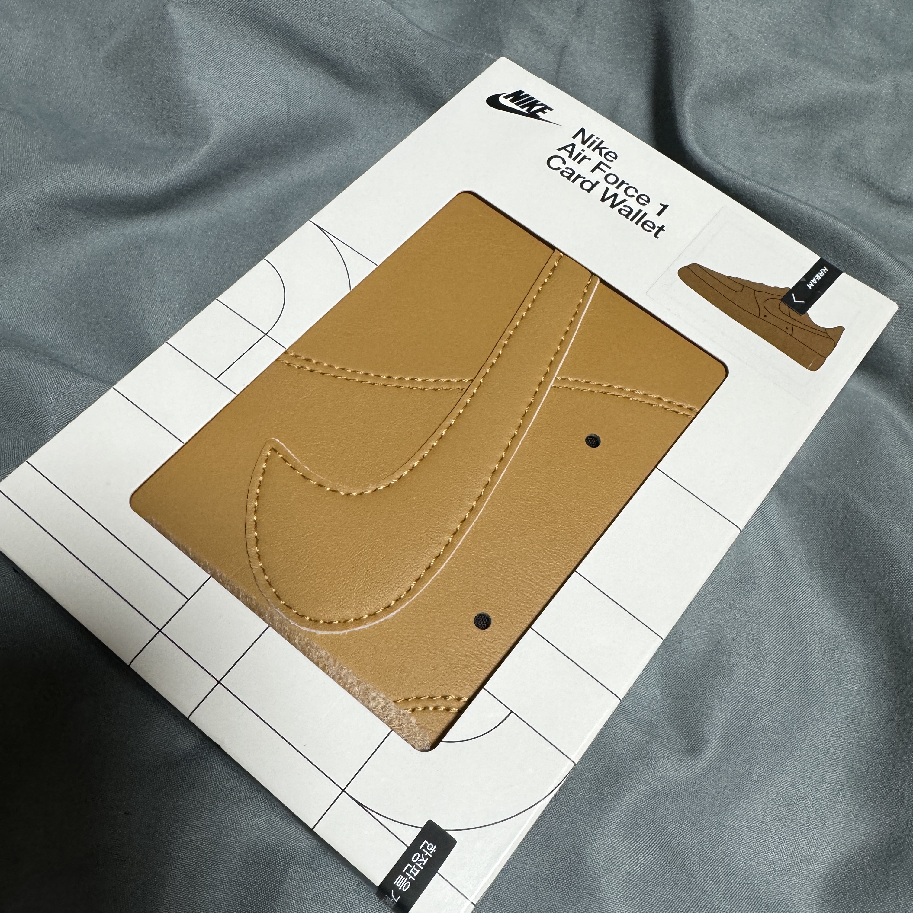 Nike Icon Air Force 1 Card Wallet Brown 착용 스타일