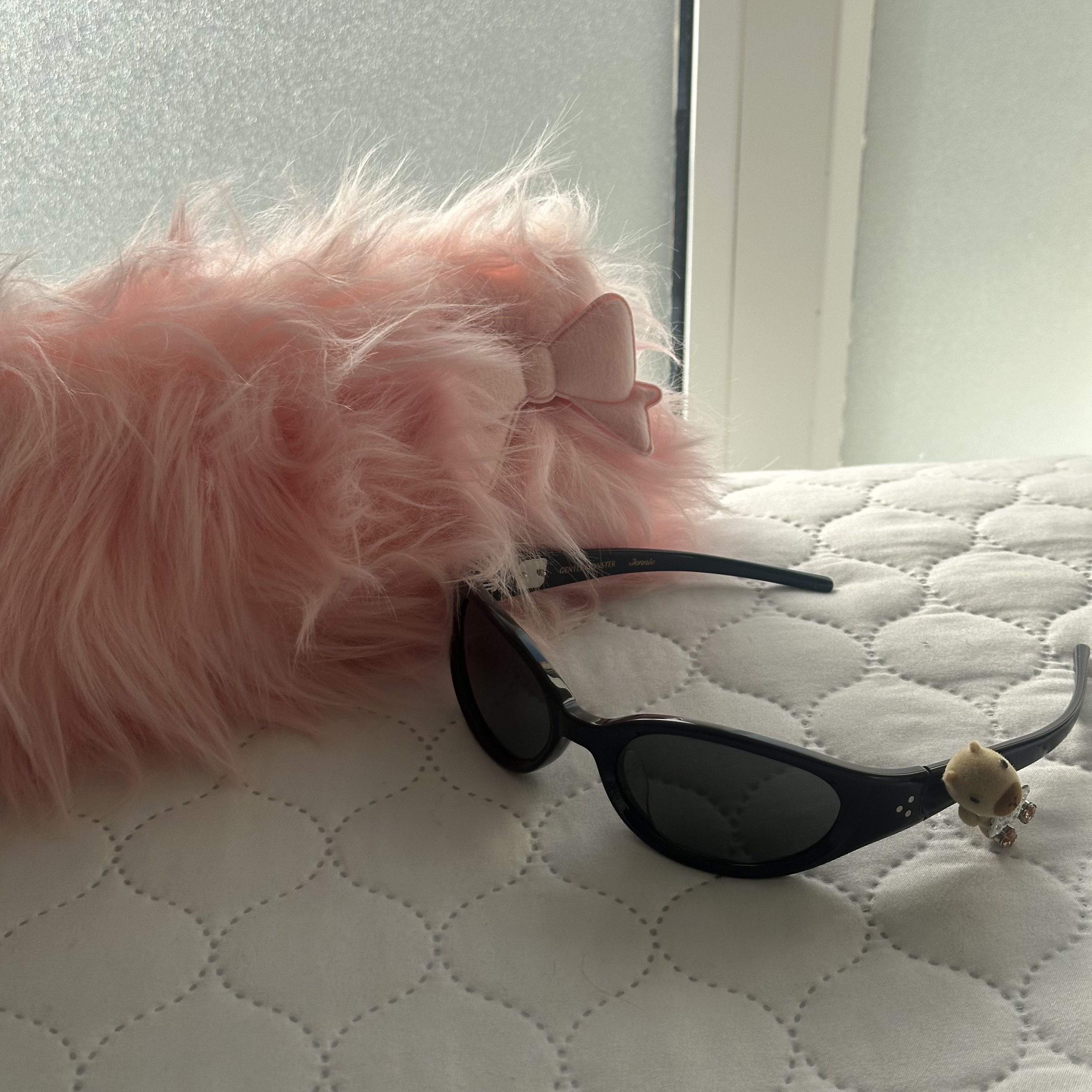 Gentle Monster x Jennie Jentle Salon Donut Bun 01 Black Gray, Gentle Monster x Jennie Jentle Salon Cooing 착용 스타일