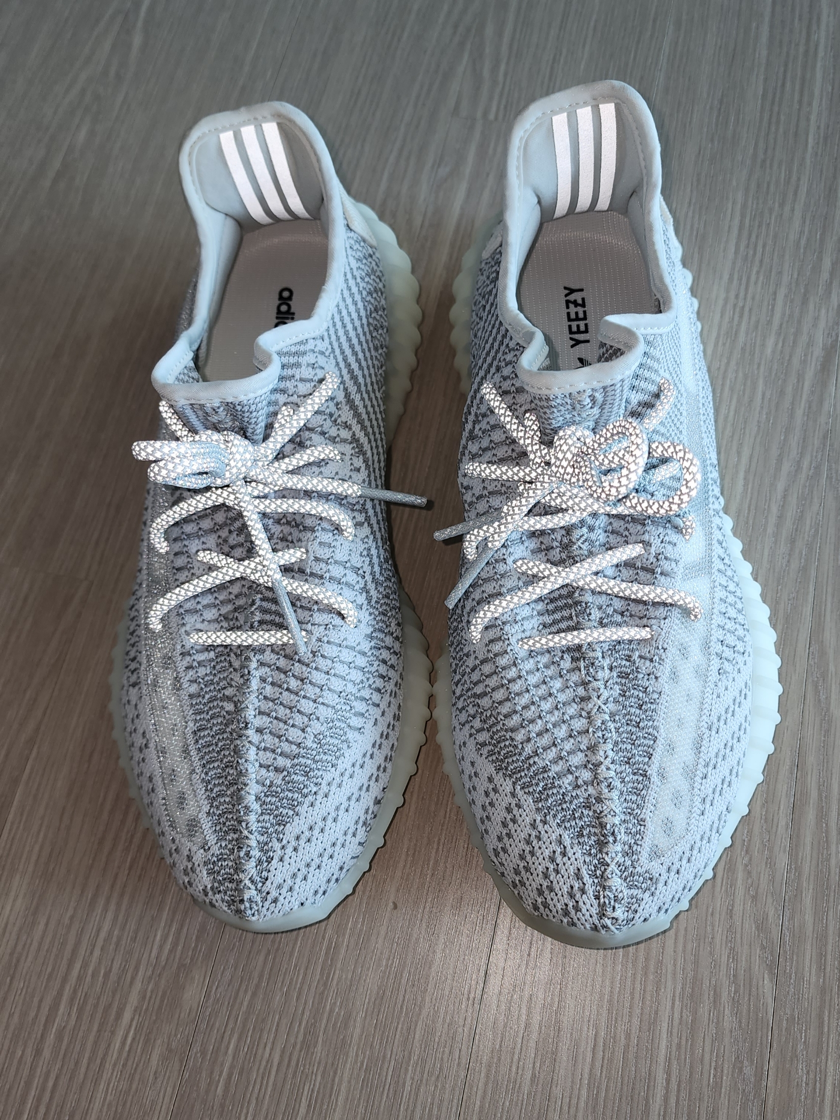 Adidas Yeezy Boost 350 V2 Static 2023 착용 스타일 - 1