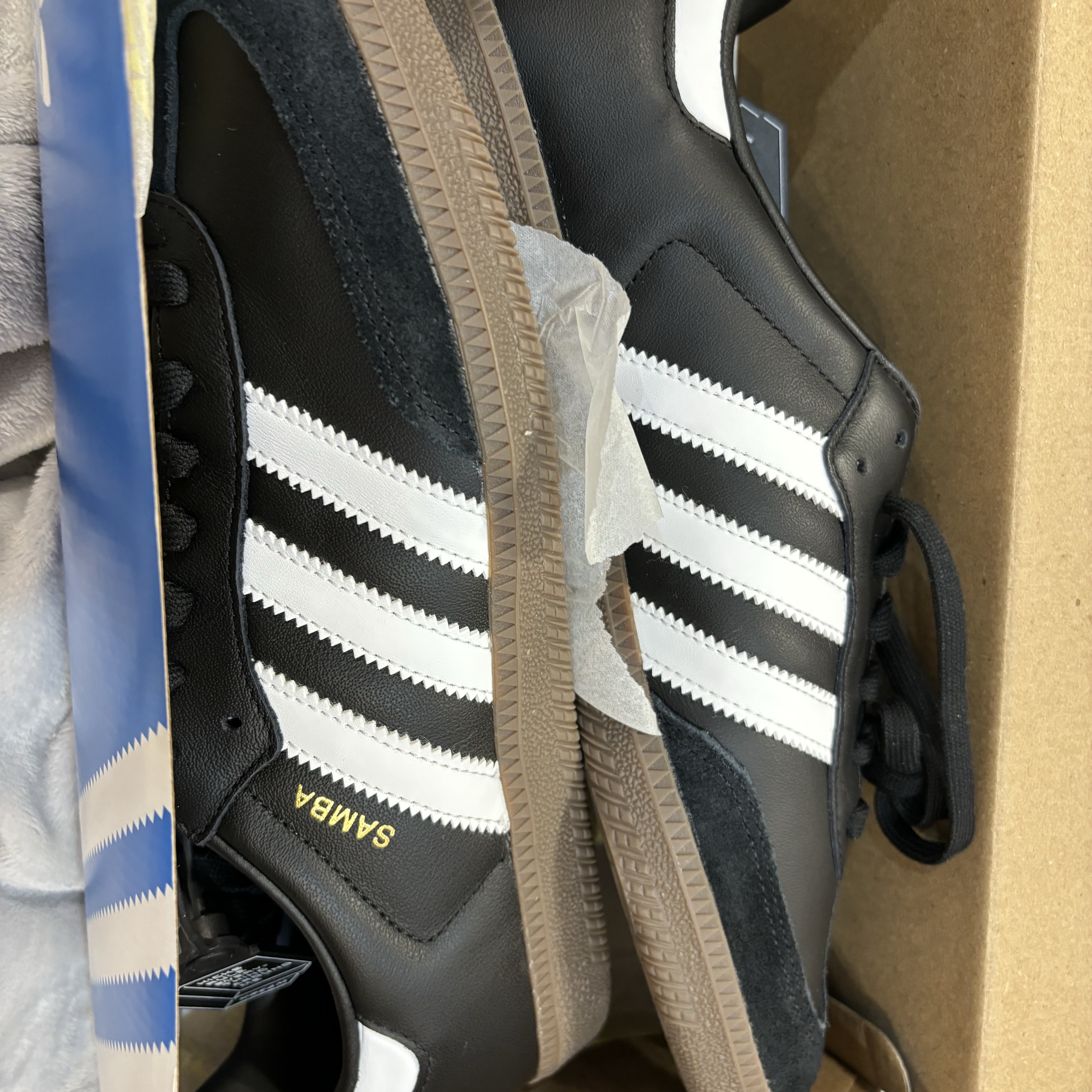 Adidas Samba OG Black White Gum 착용 스타일