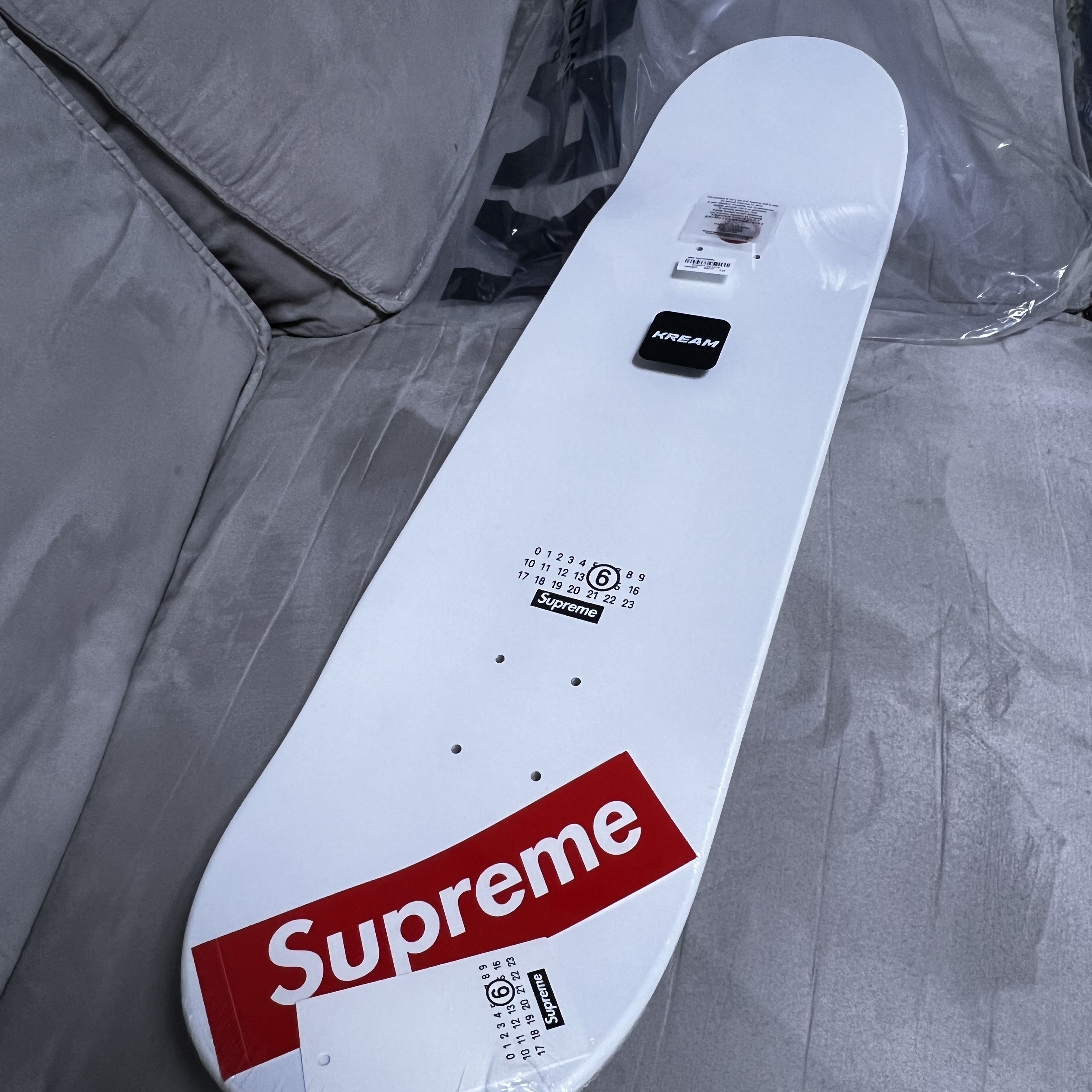 Supreme x MM6 Maison Margiela Skateboard White - 24SS 착용 스타일 - 2