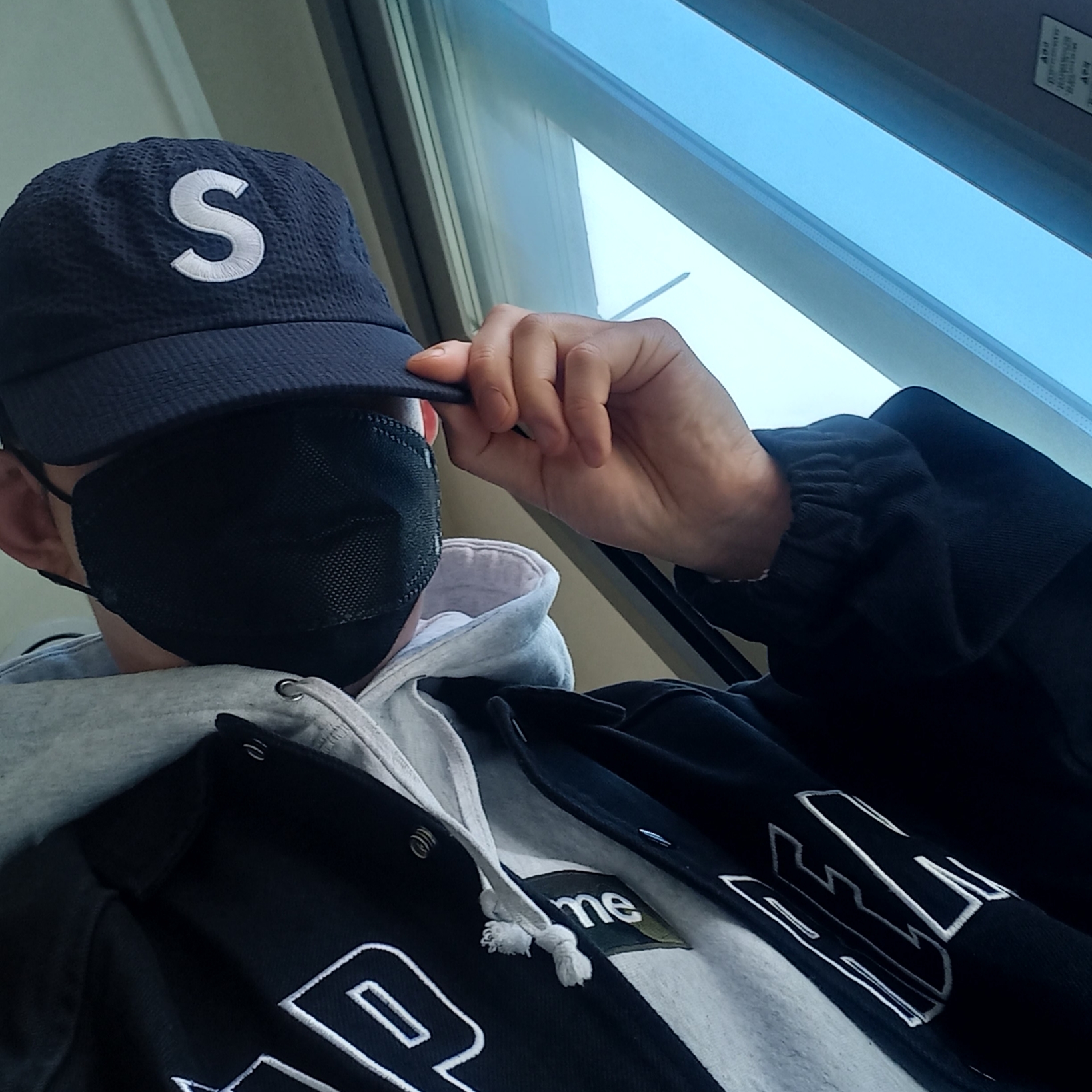 Supreme Seersucker S Logo 6-Panel Black - 24SS, Supreme Box Logo Hooded Sweatshirt Ash Grey - 23FW 착용 스타일 - 1