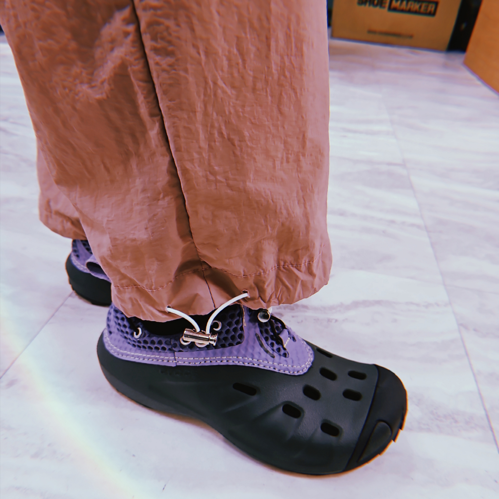 Crocs x Marmot Capital Quick Trail Low Kelp 착용 스타일