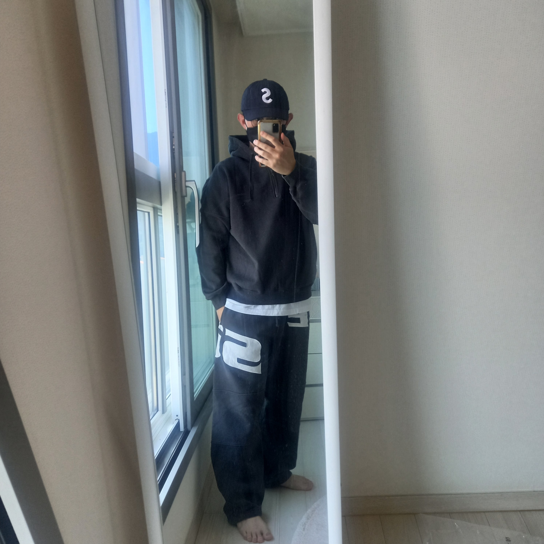 Supreme Seersucker S Logo 6-Panel Black - 24SS, Supreme Wrapped Half Zip Hooded Sweatshirt Washed Black - 24SS 착용 스타일 - 4