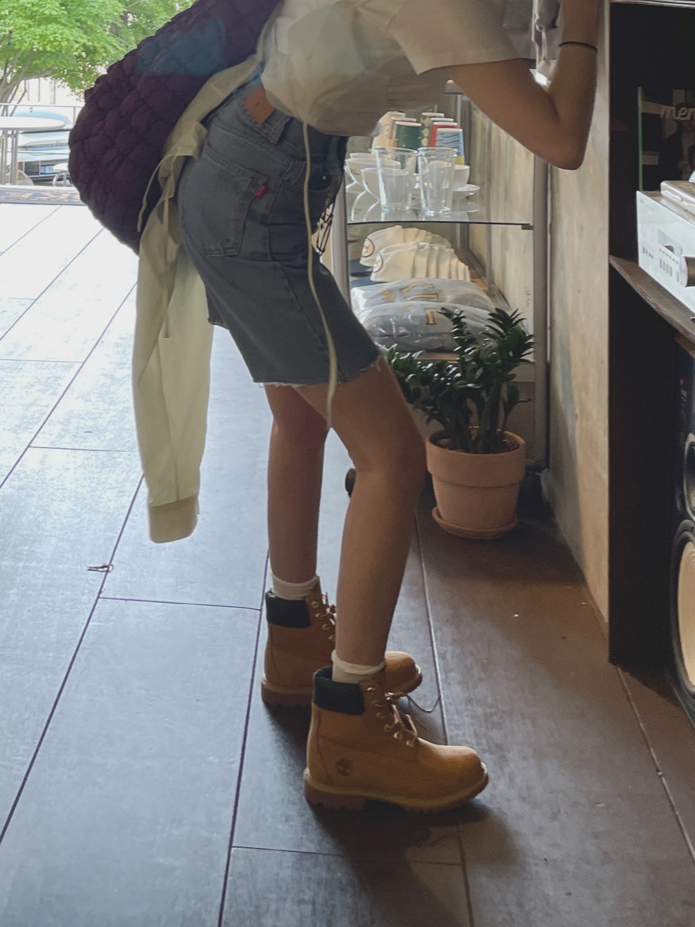 COS Quilted Oversized Shoulder Bag Burgundy, (W) Timberland 6 Inch Premium Waterproof Boot Wheat Nubuck - Wide 착용 스타일 - 4