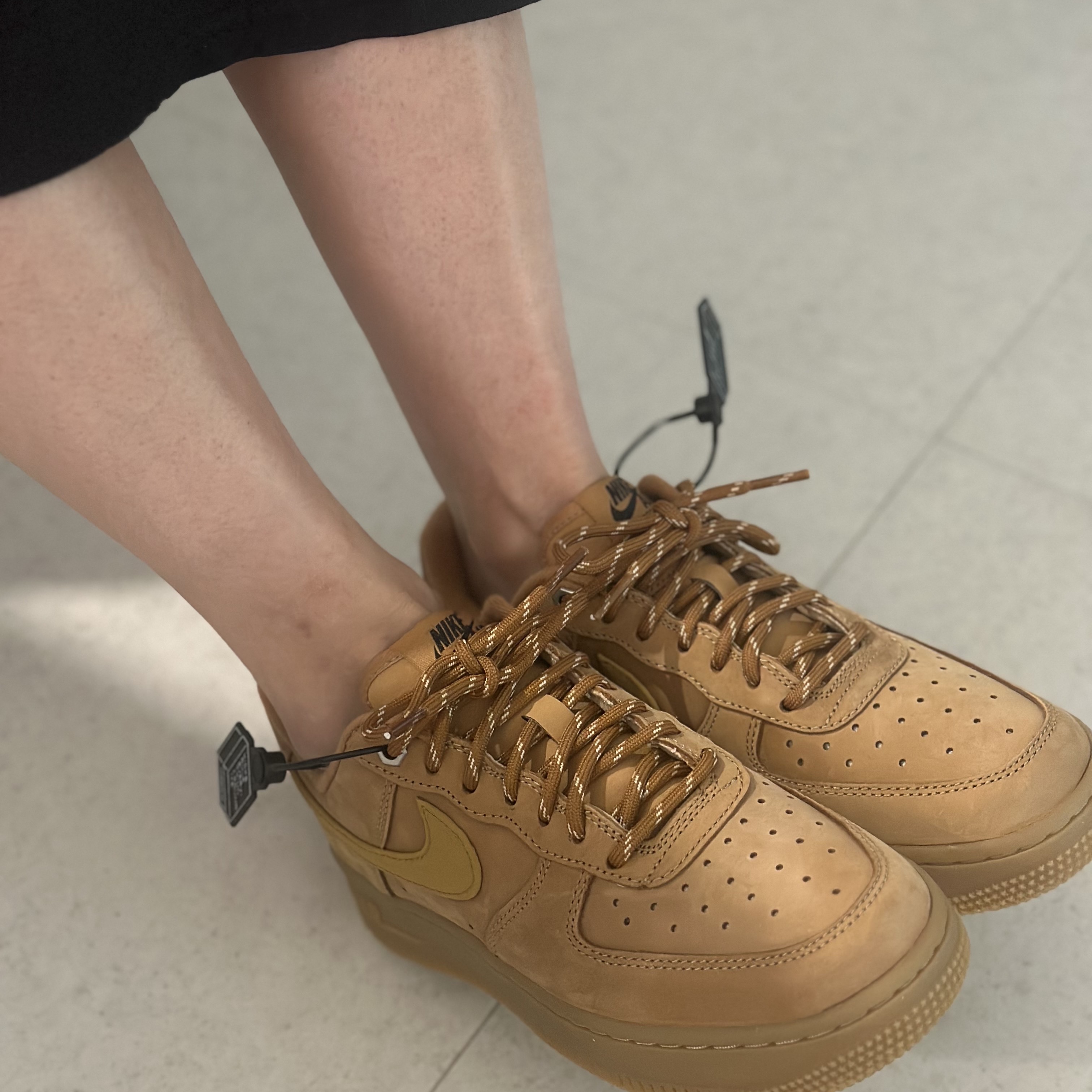 (W) Nike Air Force 1 '07 WB Flax Wheat 착용 스타일 - 2