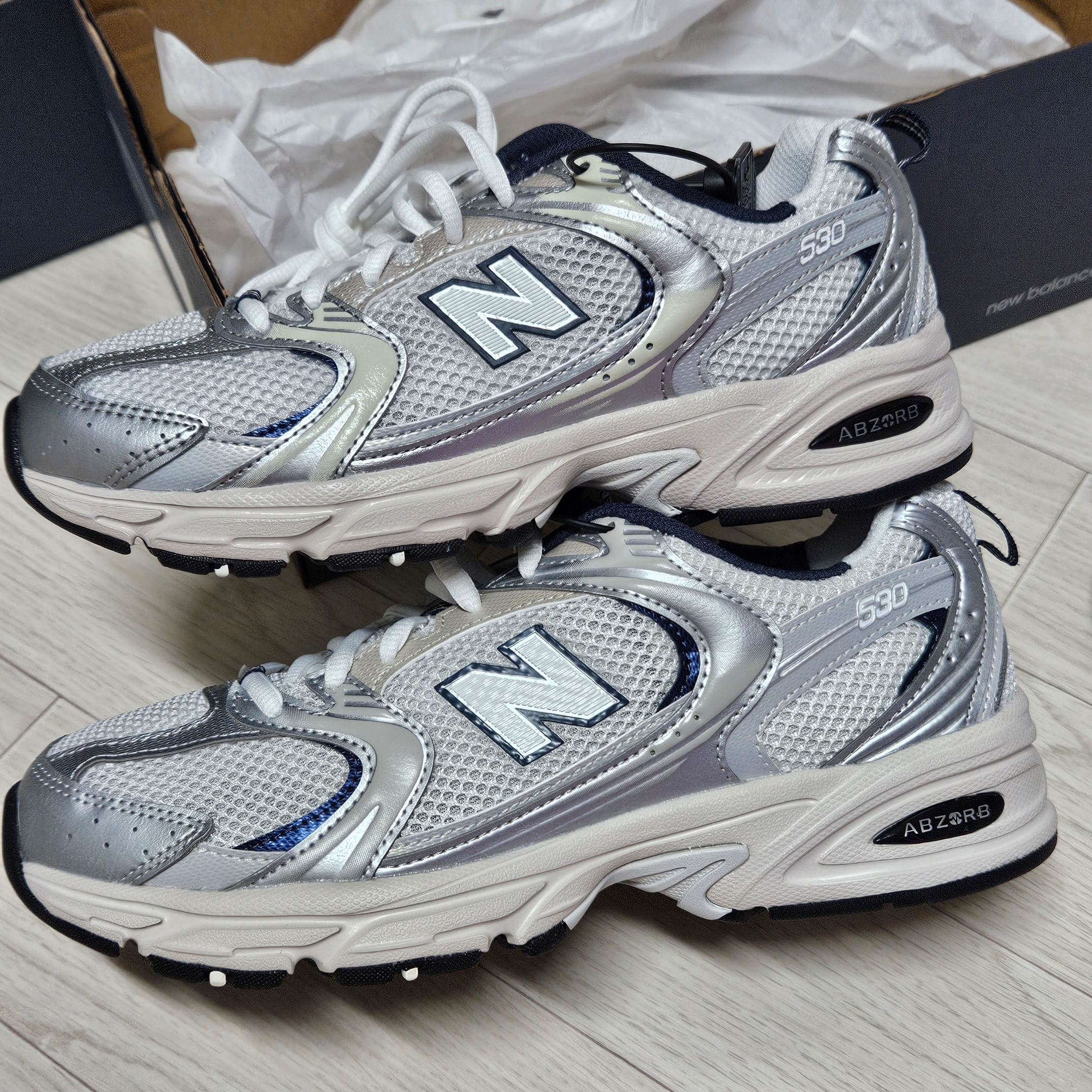 New Balance 530 Steel Grey 착용 스타일