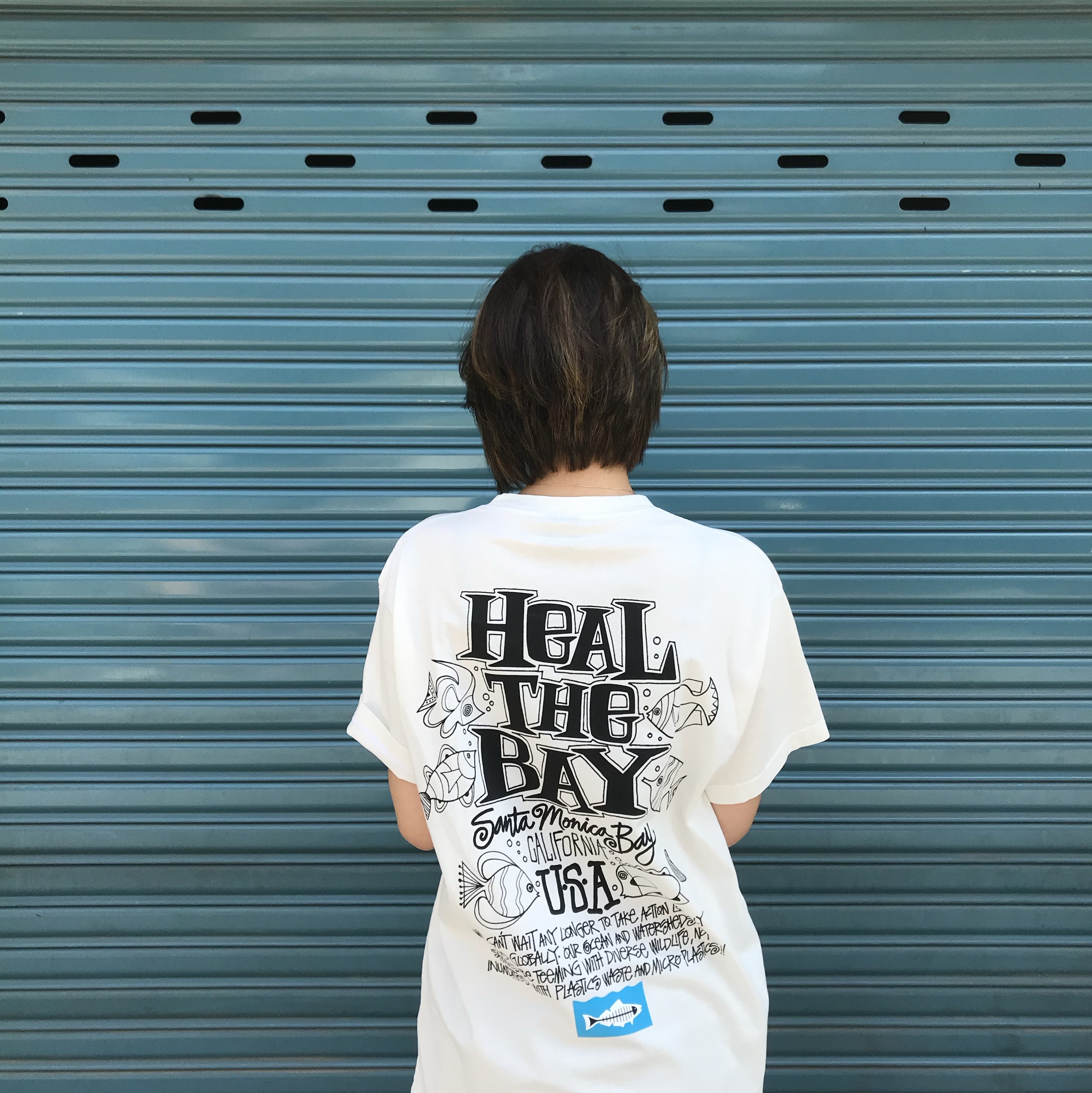 Stussy x Heal The Bay Ocean Pigment Dyed T-Shirt Natural, Stussy x Gang Starr Take It Personal T-Shirt White 착용 스타일 - 3