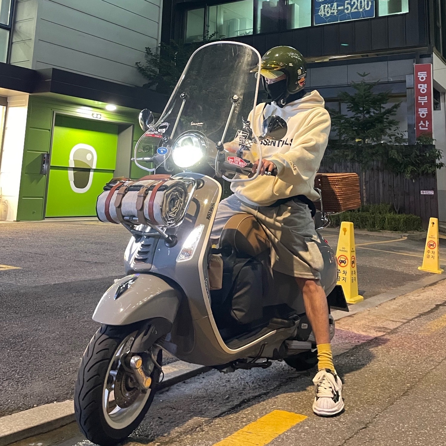 Essentials 3D Silicon Applique Pullover Hoodie Oatmeal/Oatmeal Heather/Light Heather Oatmeal 2020, Maison Mihara Yasuhiro Blakey OG Sole Canvas Low-top Sneakers Black White 착용 스타일
