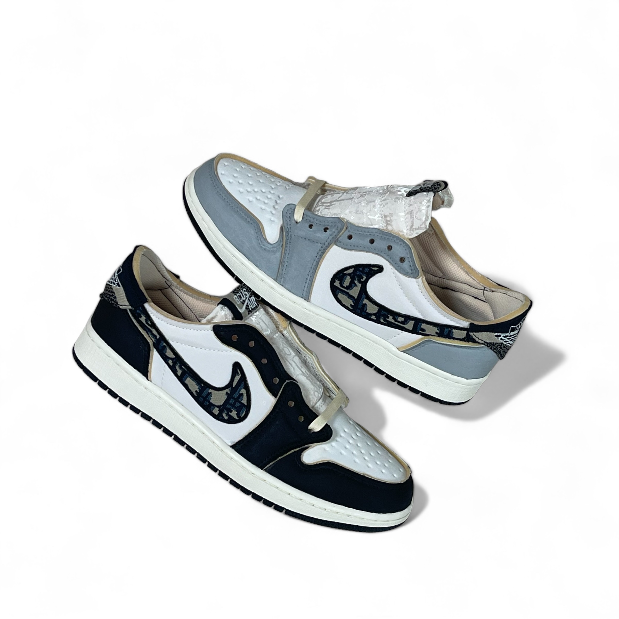 Jordan 1 Retro Low OG EX White and Coconut Milk 착용 스타일 - 1