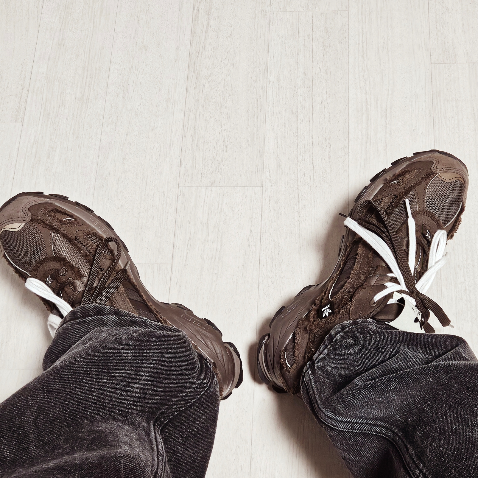 Adidas x Song for the Mute Shadowturf Dark Brown 착용 스타일 - 2