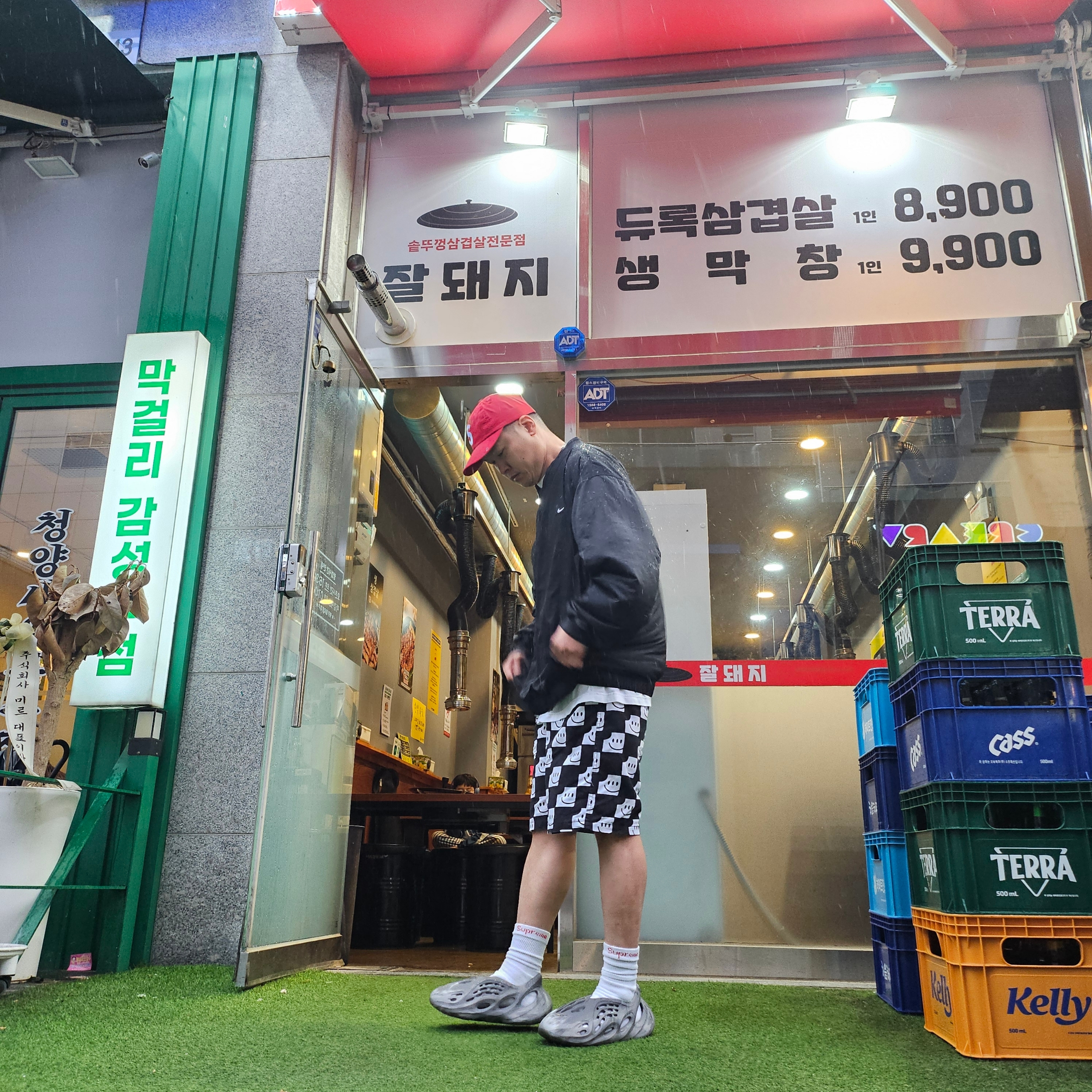 Supreme Seersucker S Logo 6-Panel Red - 24SS, Nike Solo Swoosh Windshirt Black White - Asia 착용 스타일 - 2