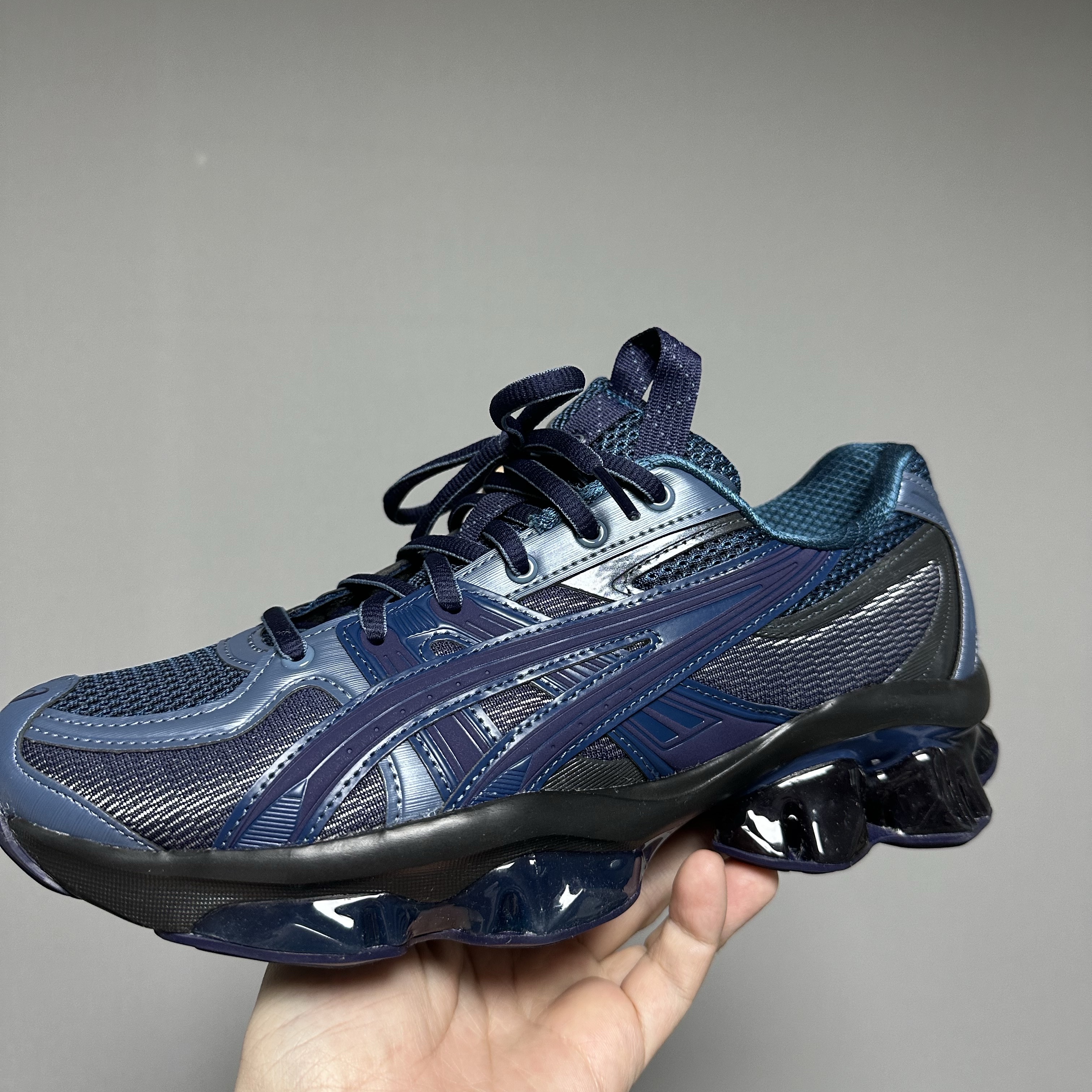 Asics US5-S Gel-Quantum Kinetic Light Indigo Peacoat 착용 스타일 - 1