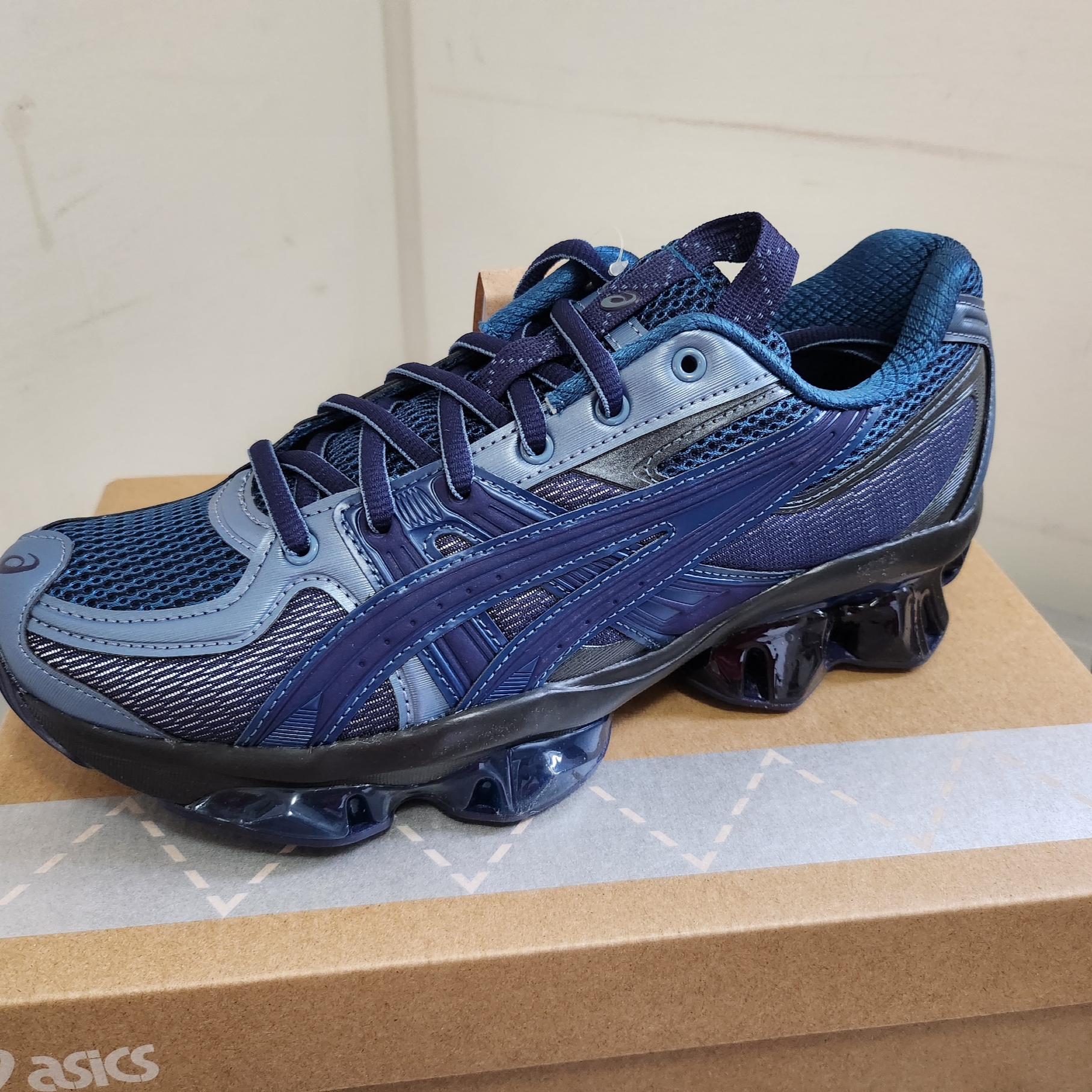 Asics US5-S Gel-Quantum Kinetic Light Indigo Peacoat 착용 스타일