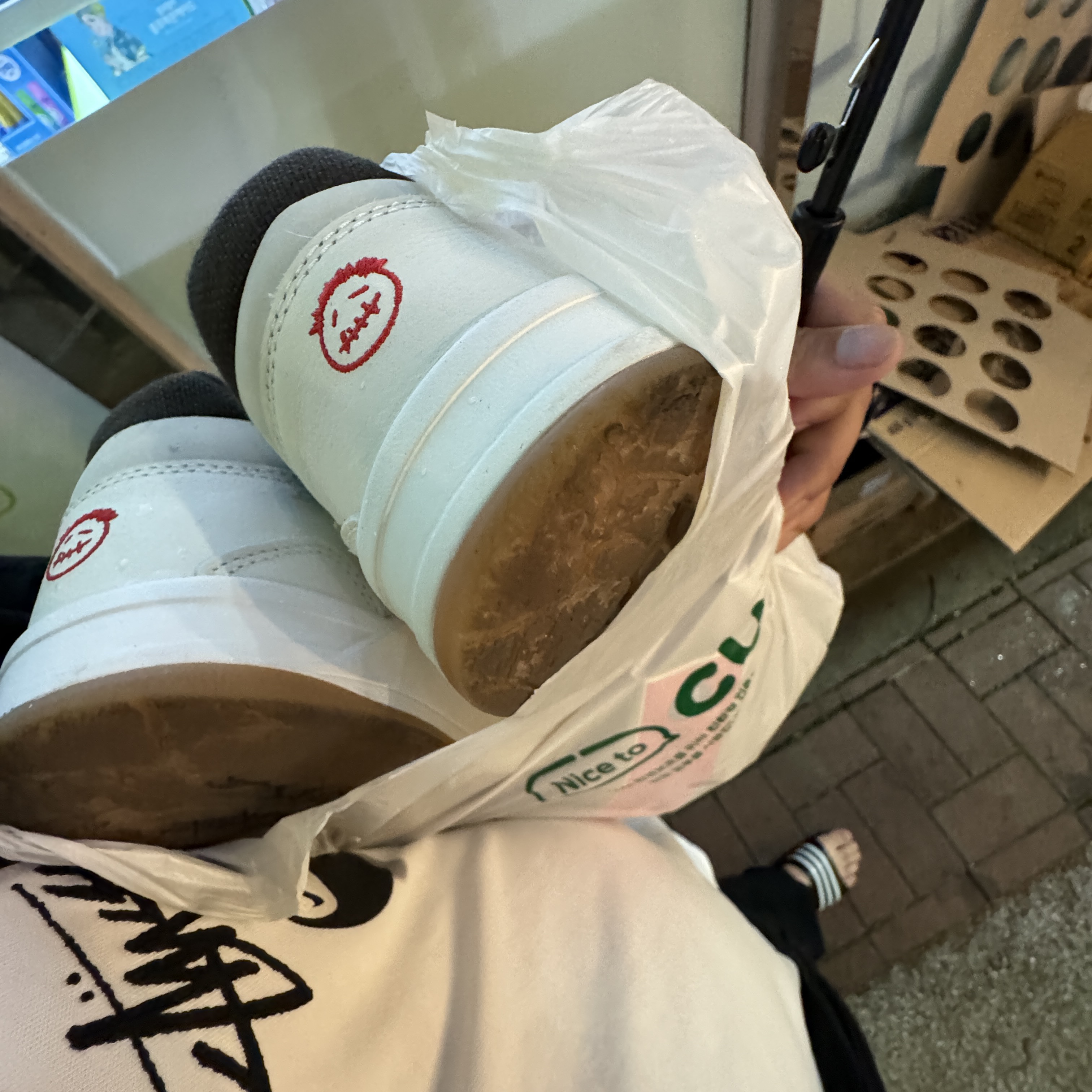 Jordan x Travis Scott Jumpman Jack TR Sail and Dark Mocha, Nike x Stussy NRG FL SS 8 Ball T-Shirt White (DO9322-100) 착용 스타일 - 1