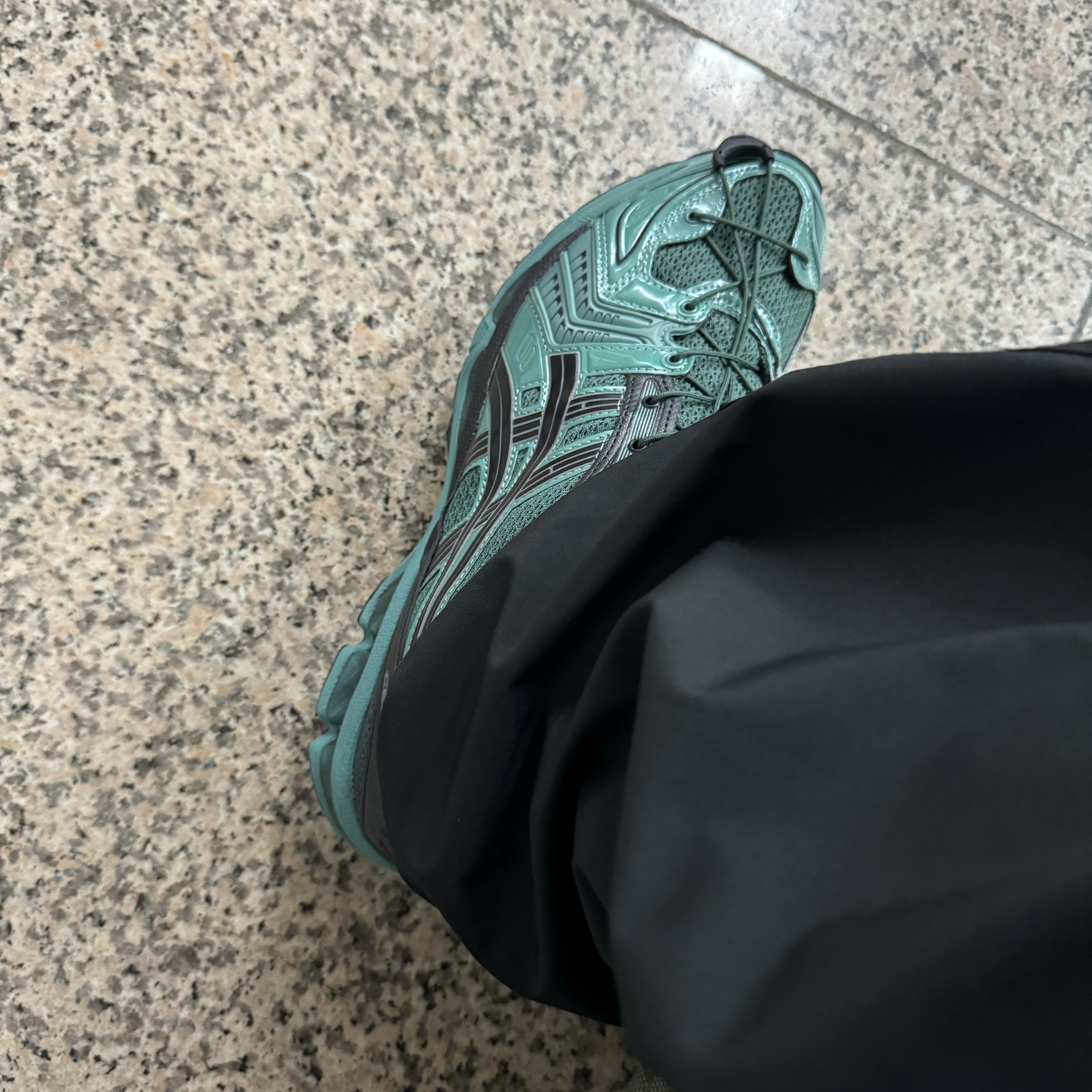 Asics x Unaffected Gel-Kayano 14 Uranus Green 착용 스타일 - 1