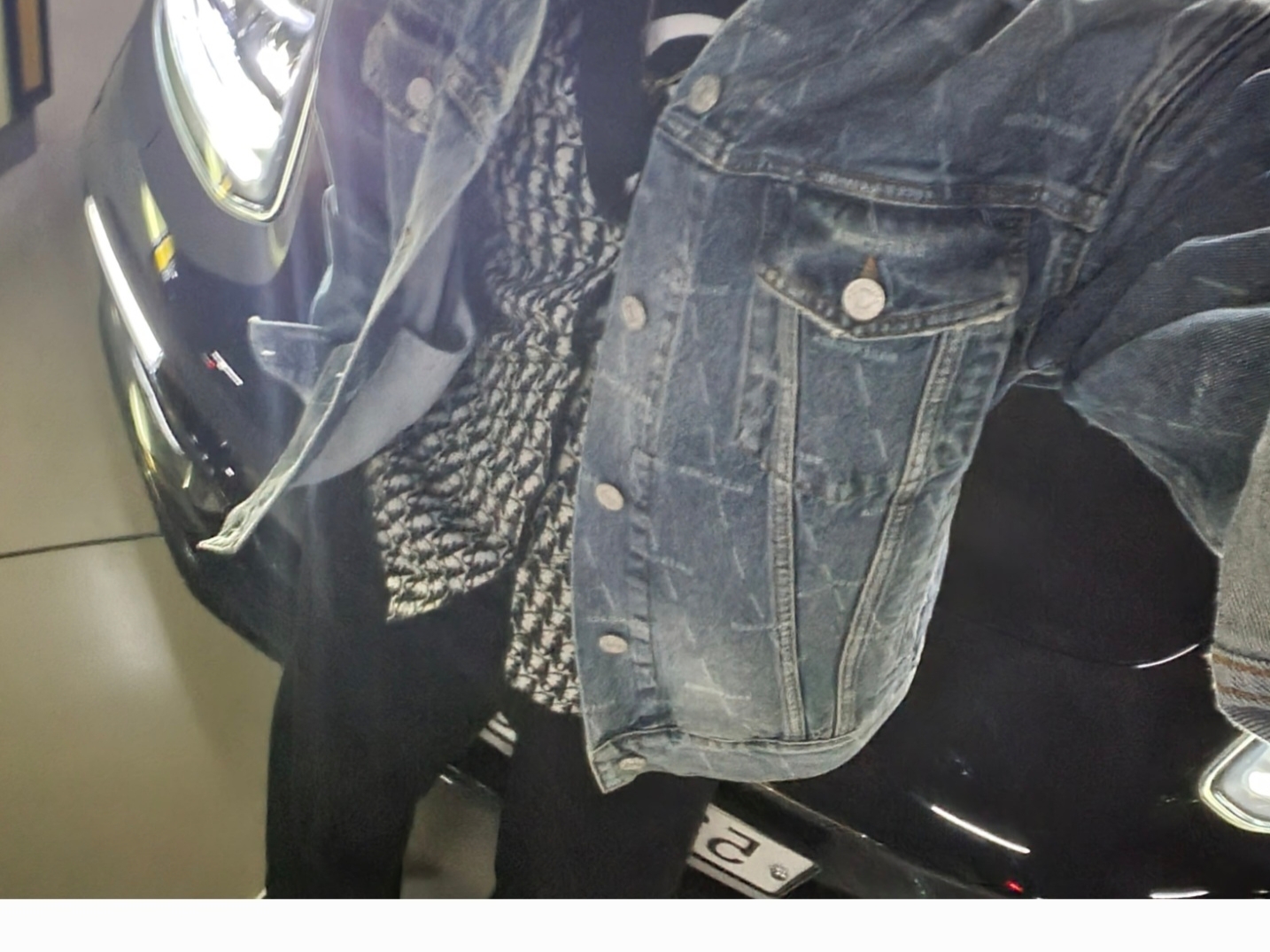 Dior Overshirt Dior Oblique Kasuri Cotton Denim Blue White, (W) Balenciaga Allover Logo Denim Jacket Blue 착용 스타일 - 2