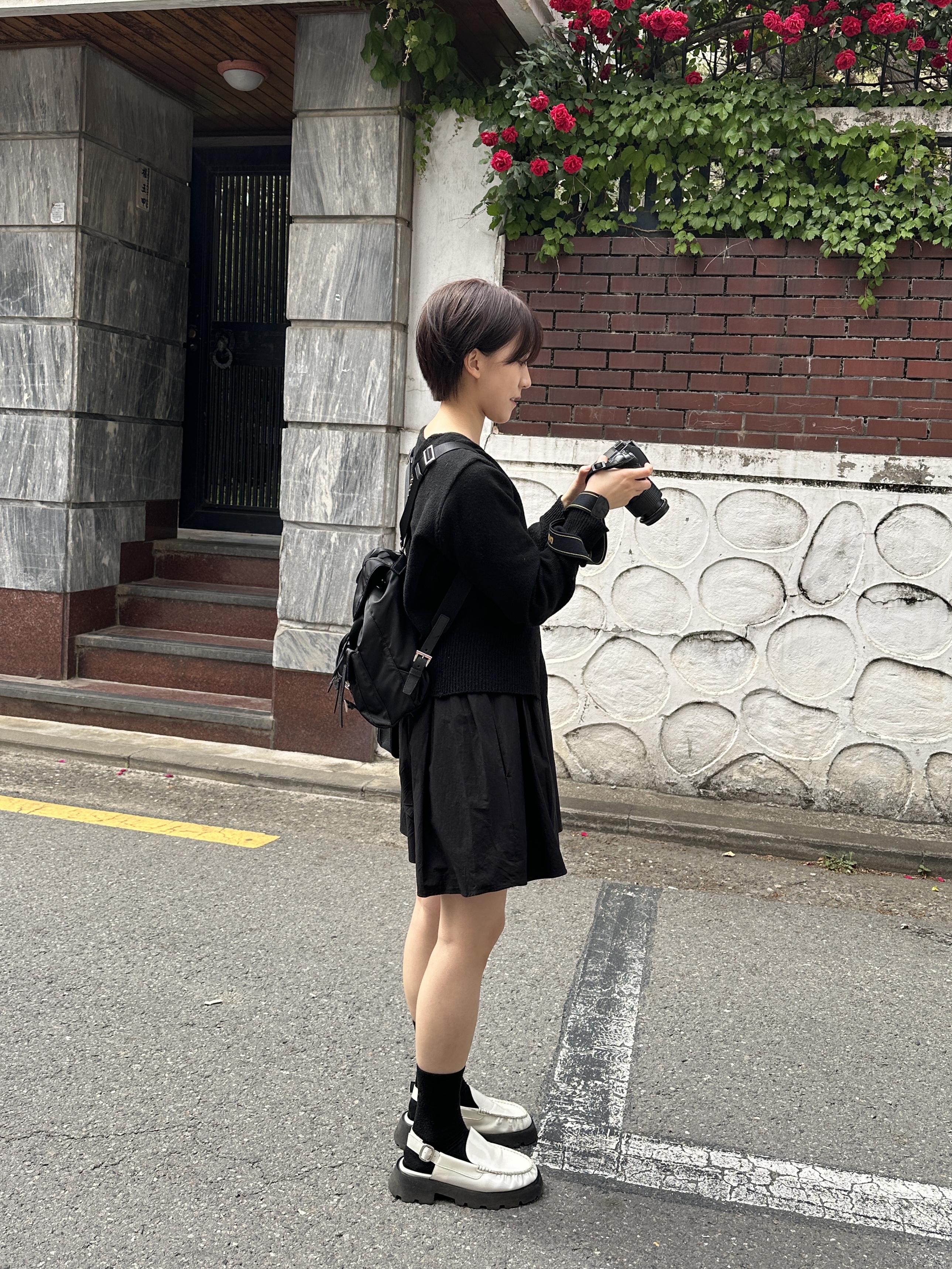 Prada Re-Nylon Small Backpack Black 착용 스타일
