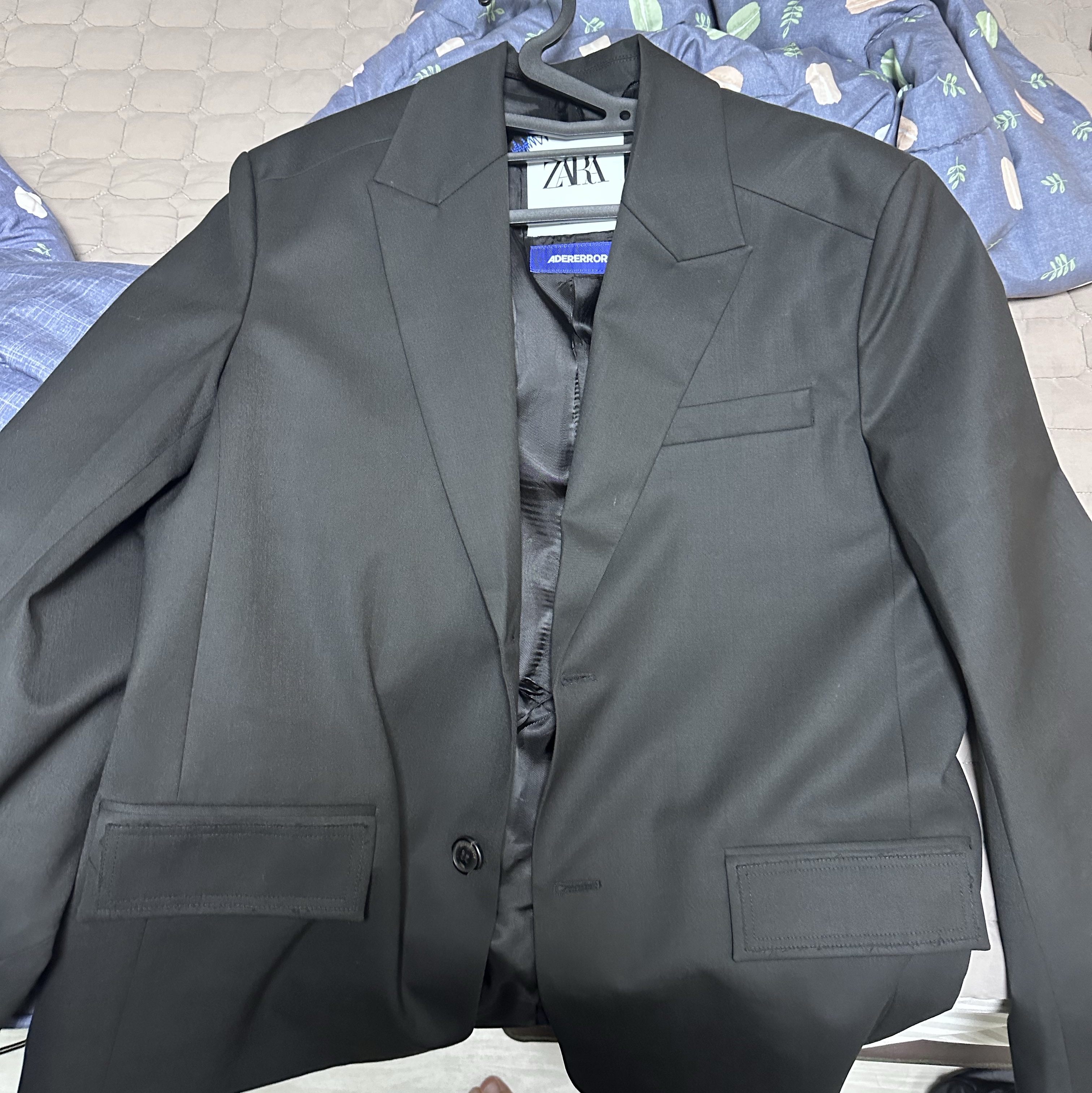 Zara x Ader Error Oversize Blazer Black 착용 스타일 - 4