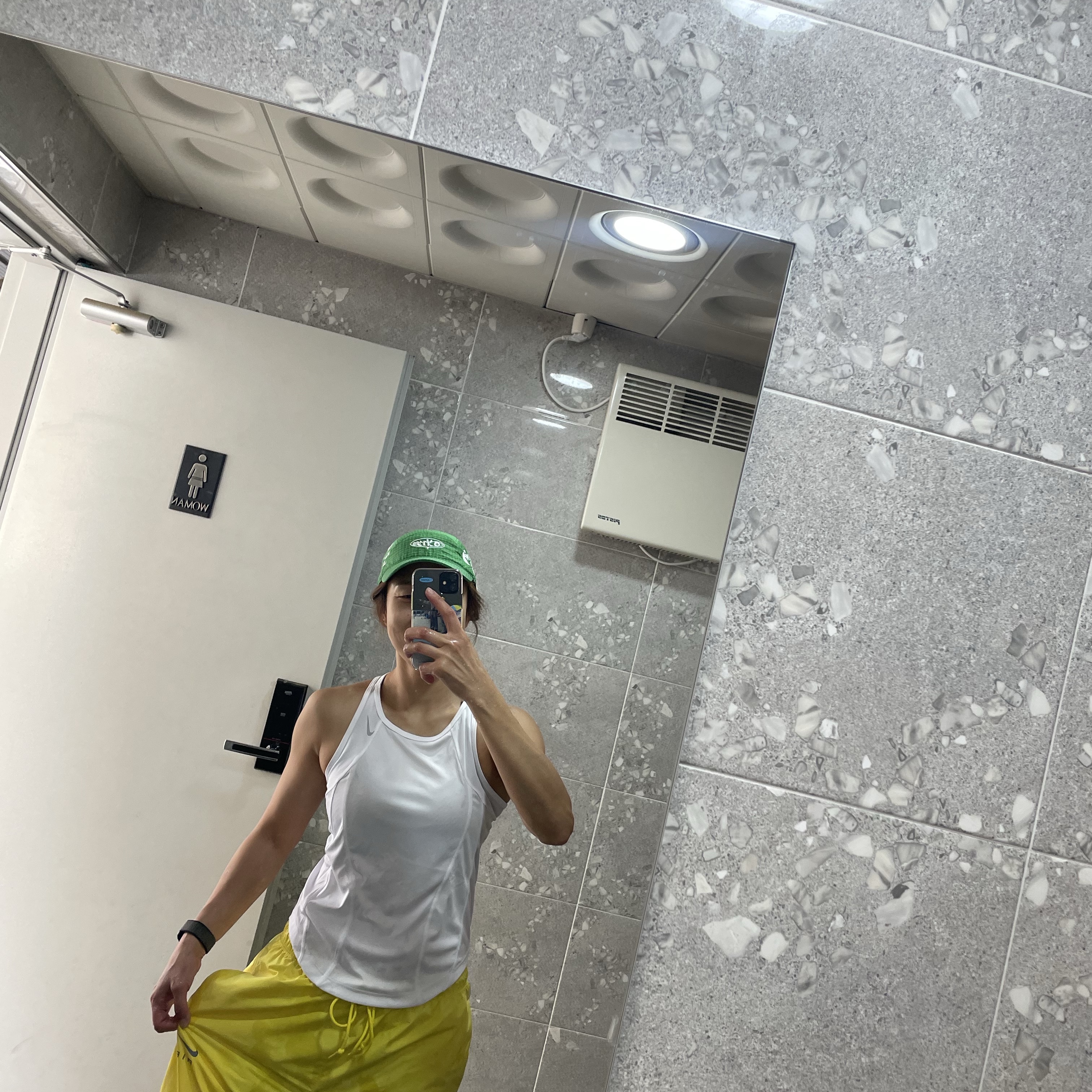 Nike x Off-White Fly Cap Kelly Green 착용 스타일