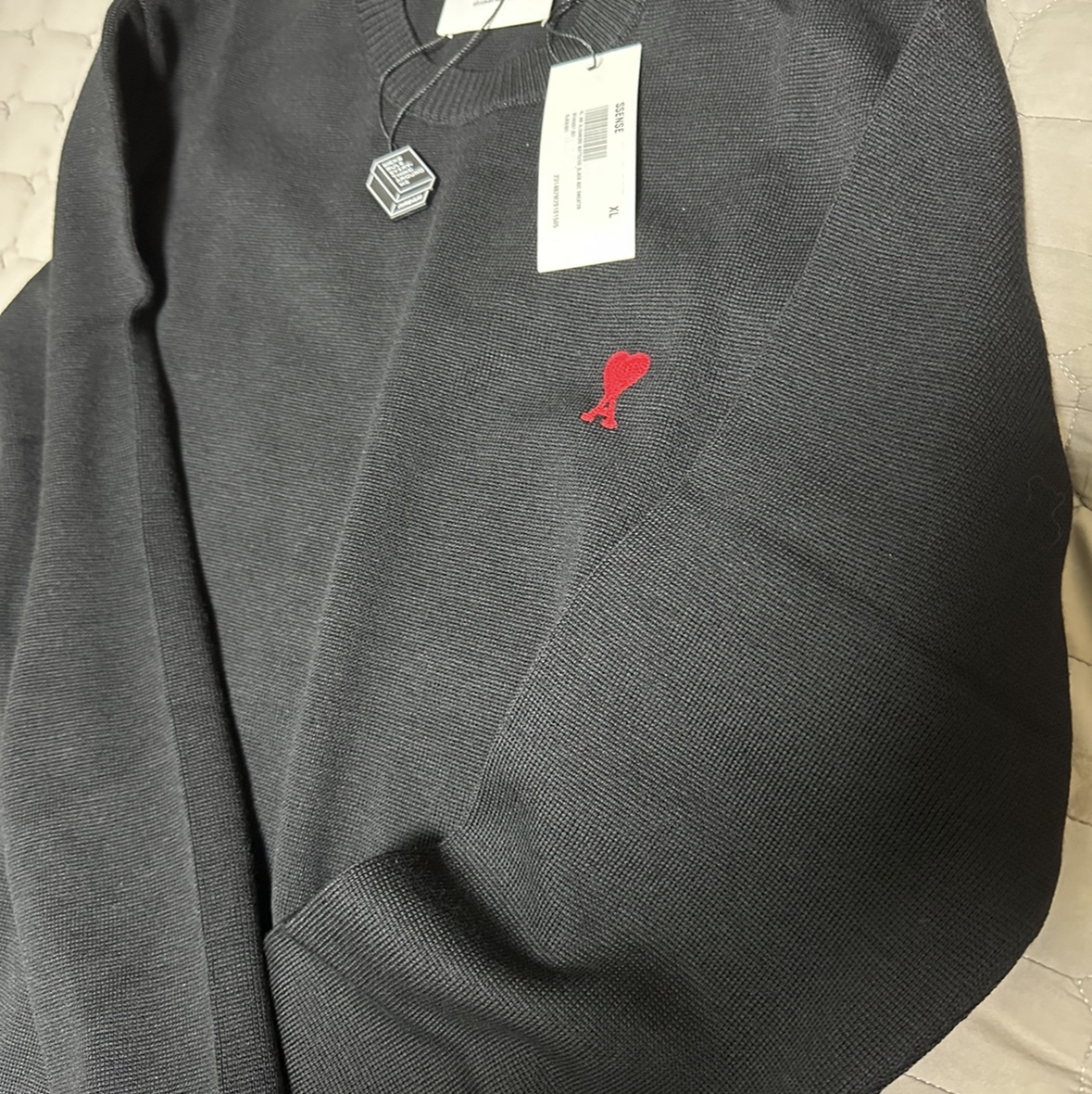 AMI de Coeur Wool Knit Black 착용 스타일