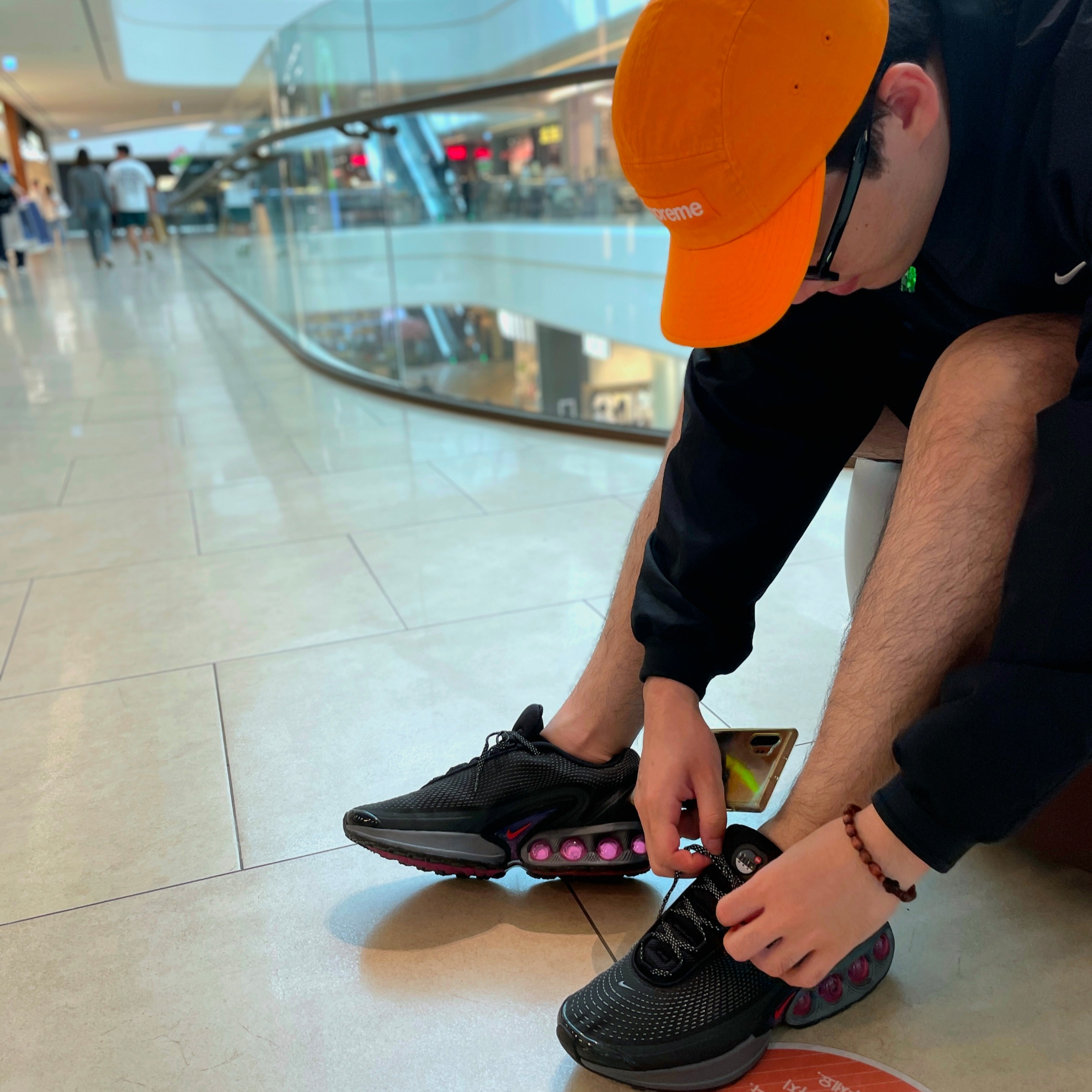 Nike Air Max Dn Black Light Crimson, Supreme Washed Chino Twill Camp Cap Light Orange - 23FW 착용 스타일