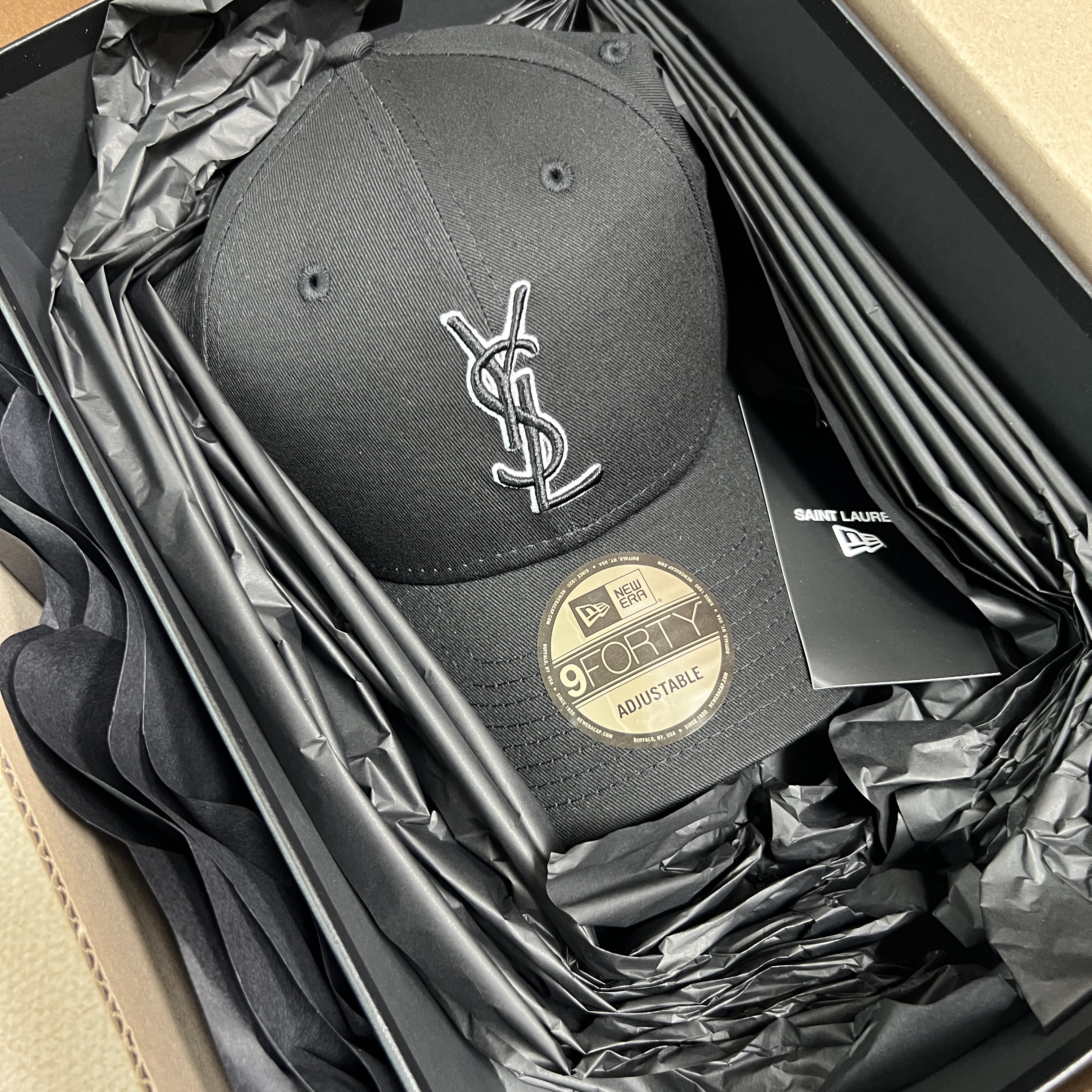 Saint Laurent x New Era YSL Monogram Cap Black 착용 스타일