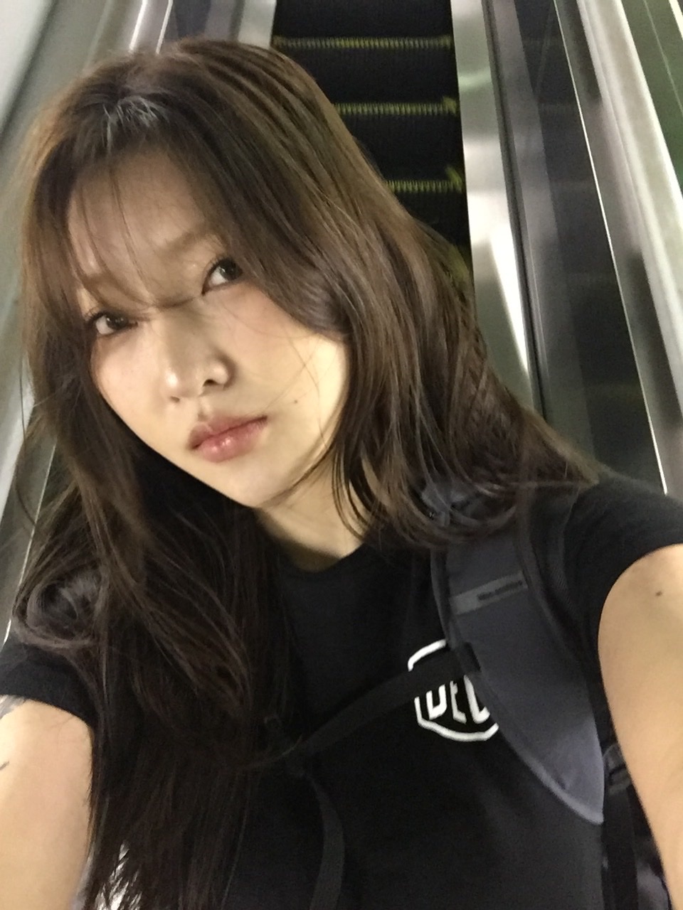 (W) Helinox x Deus Ex Machina T-Shirt Black, Arc'teryx Heliad 10 Backpack Black 착용 스타일 - 7