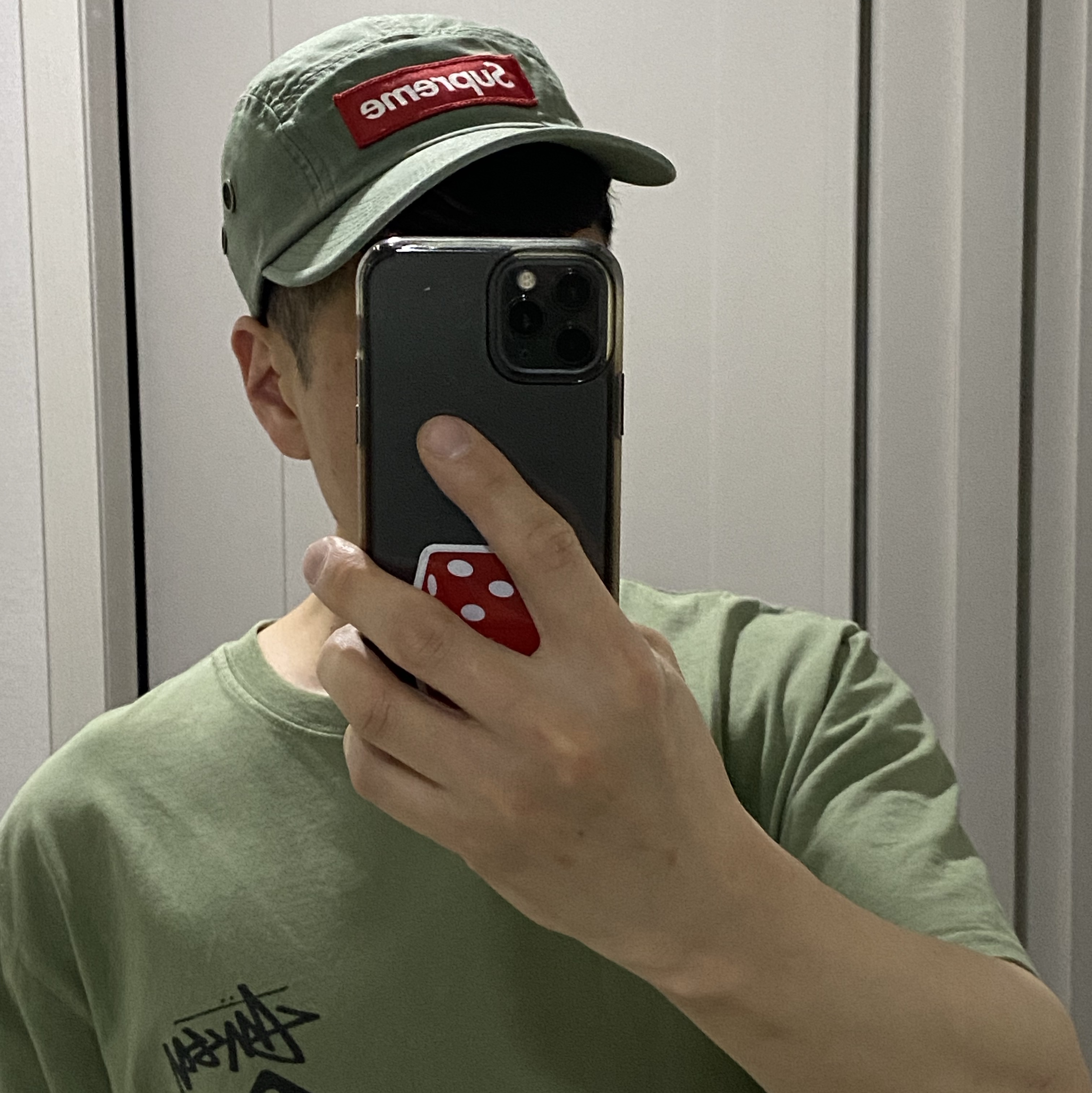 Supreme Military Camp Cap Olive - 24SS, Stussy Dice Pigment Dyed T-Shirt Artichoke 2023 착용 스타일