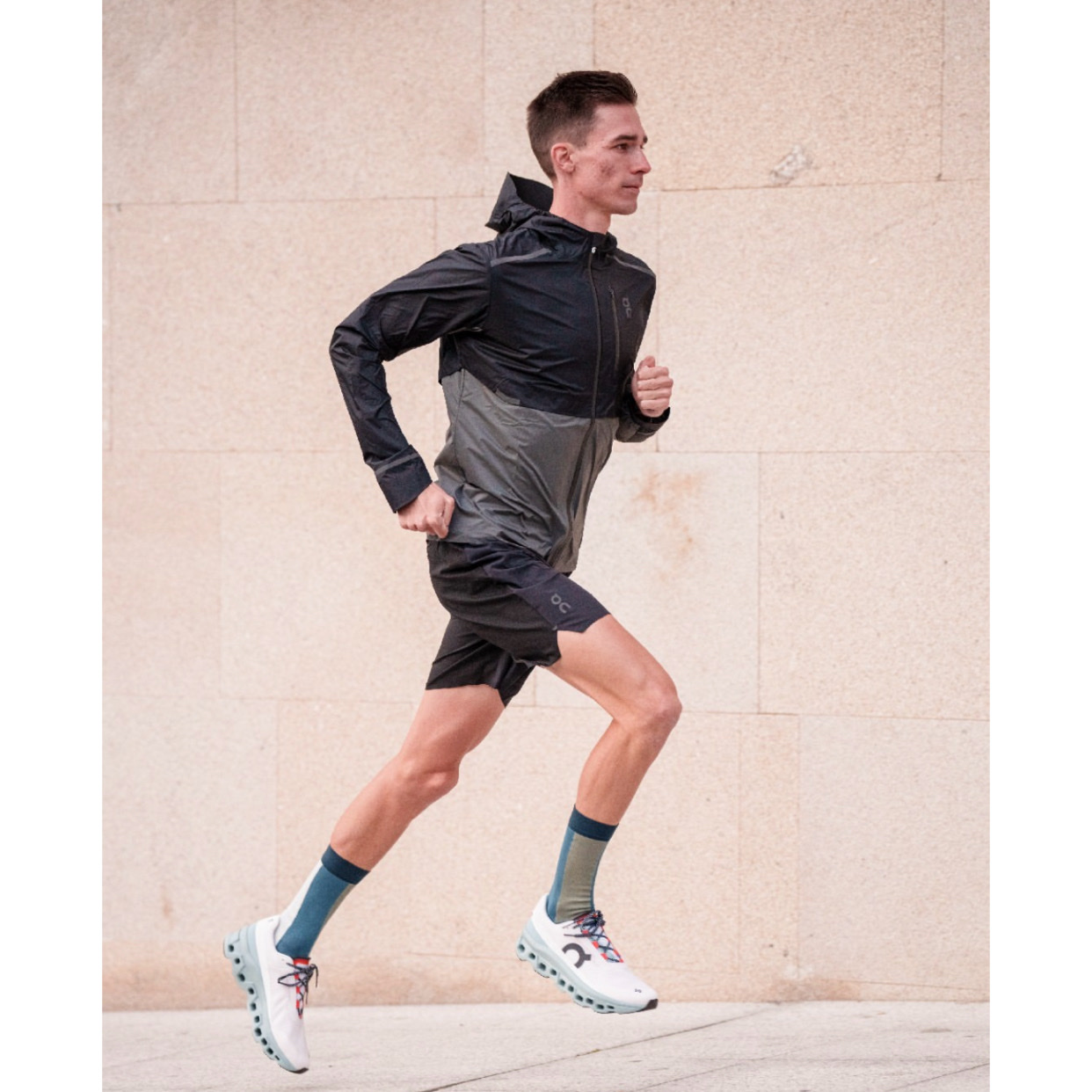 On Running x Post Archive Faction (Paf) Cloudmonster 2 Moondust Chalk, On Running x Post Archive Faction (Paf) Cloudmonster 2 Black Magnet 착용 스타일 - 9