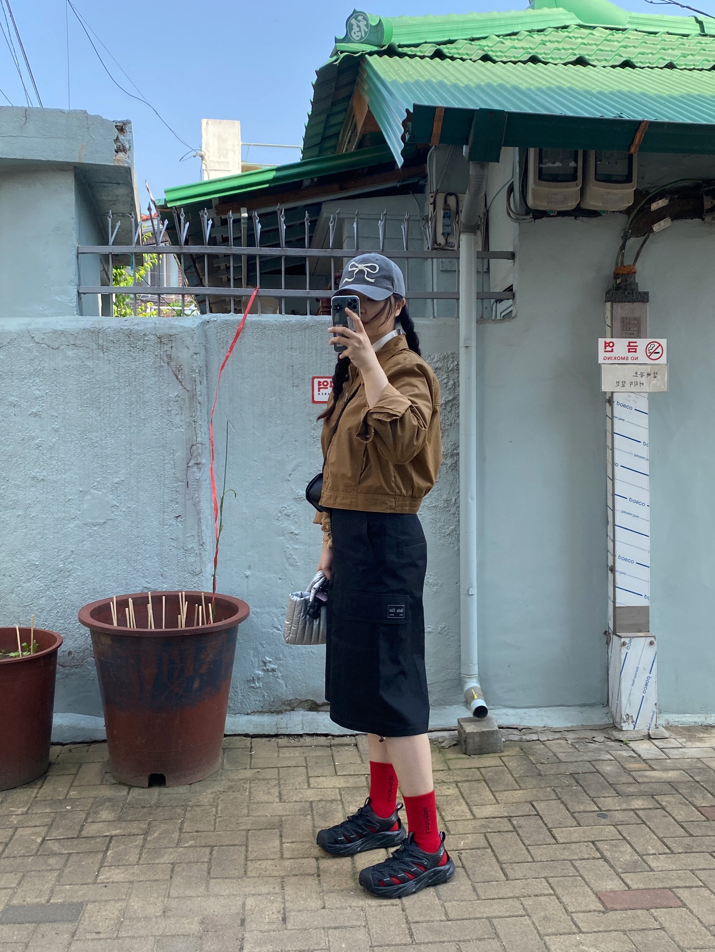 Hoka Hopara Black, (W) Matin Kim Cotton Cargo Capri Pants Black 착용 스타일 - 6