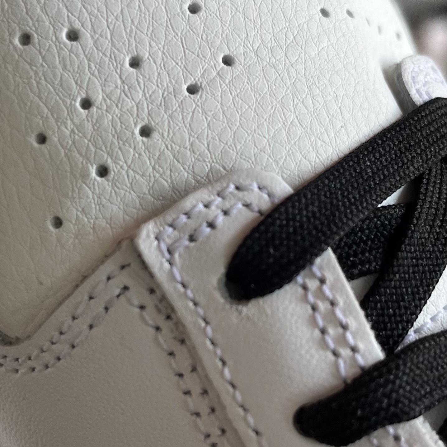 Nike Dunk Low Retro Summit White 착용 스타일 - 2