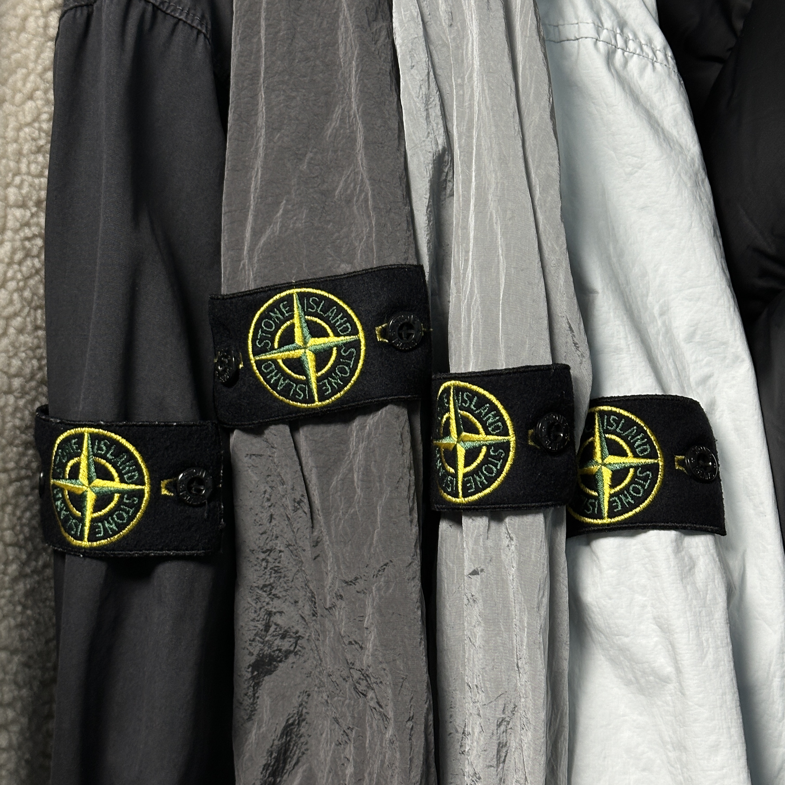 Stone Island 11219 Nylon Metal Overshirt Dove Grey - 24SS, Stone Island 12321 Nylon Metal Garment Dyed Packable Overshirt Ice - 22SS 착용 스타일