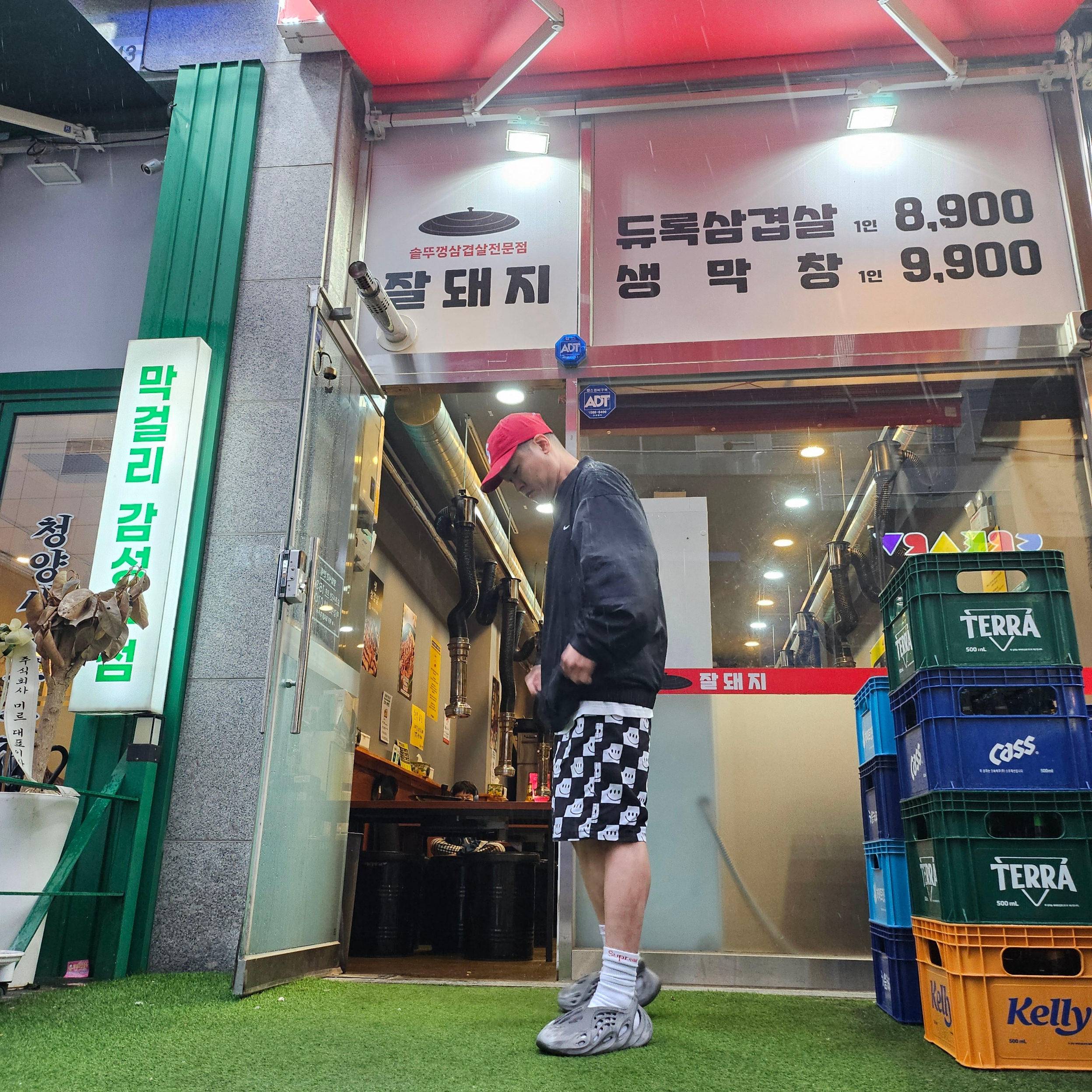 Supreme Seersucker S Logo 6-Panel Red - 24SS, Nike Solo Swoosh Windshirt Black White - Asia 착용 스타일 - 3