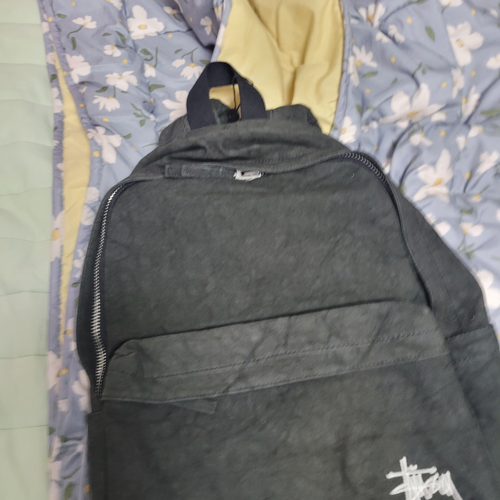 Stussy Canvas Backpack Washed Black 착용 스타일