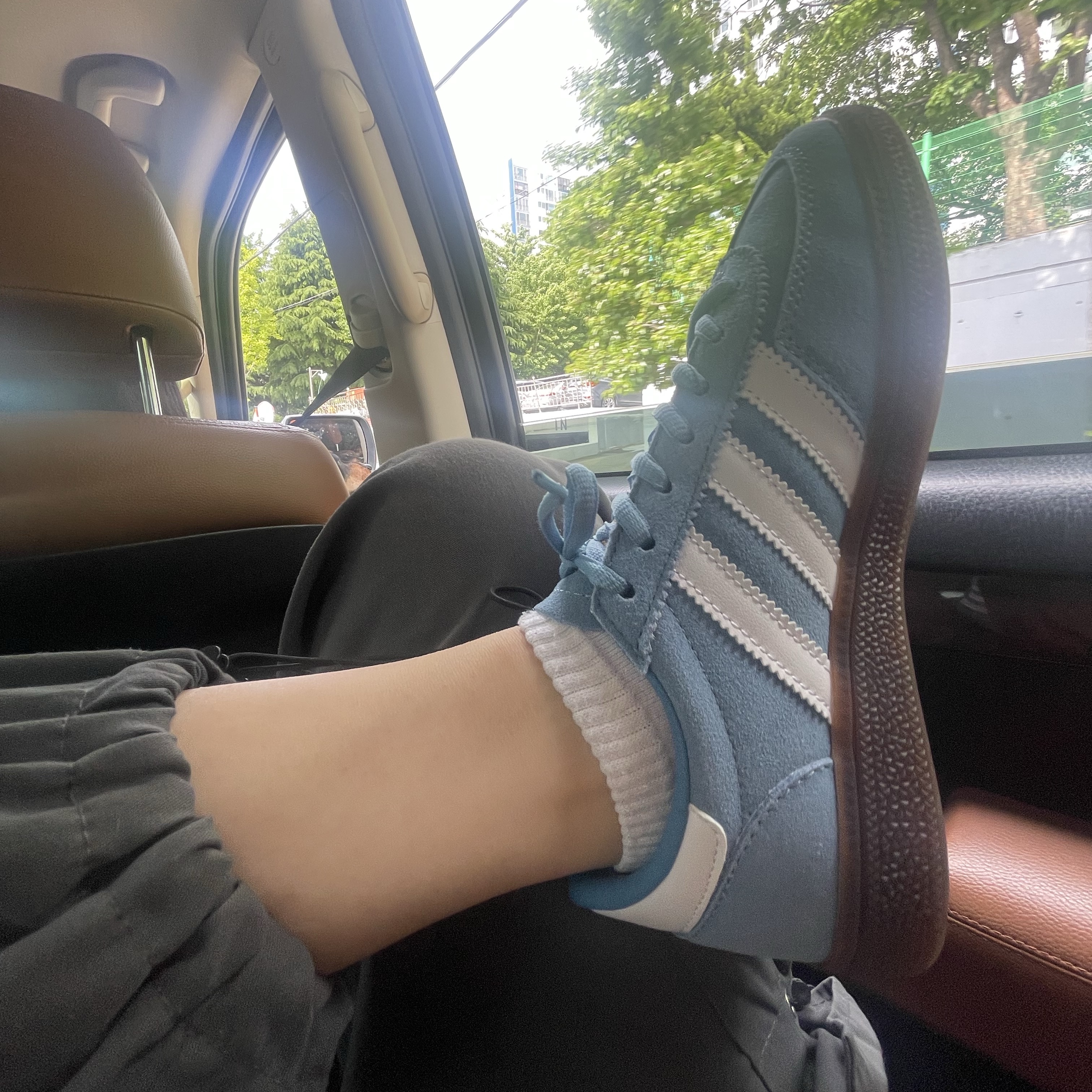 Adidas Spezial Handball Light Blue 착용 스타일