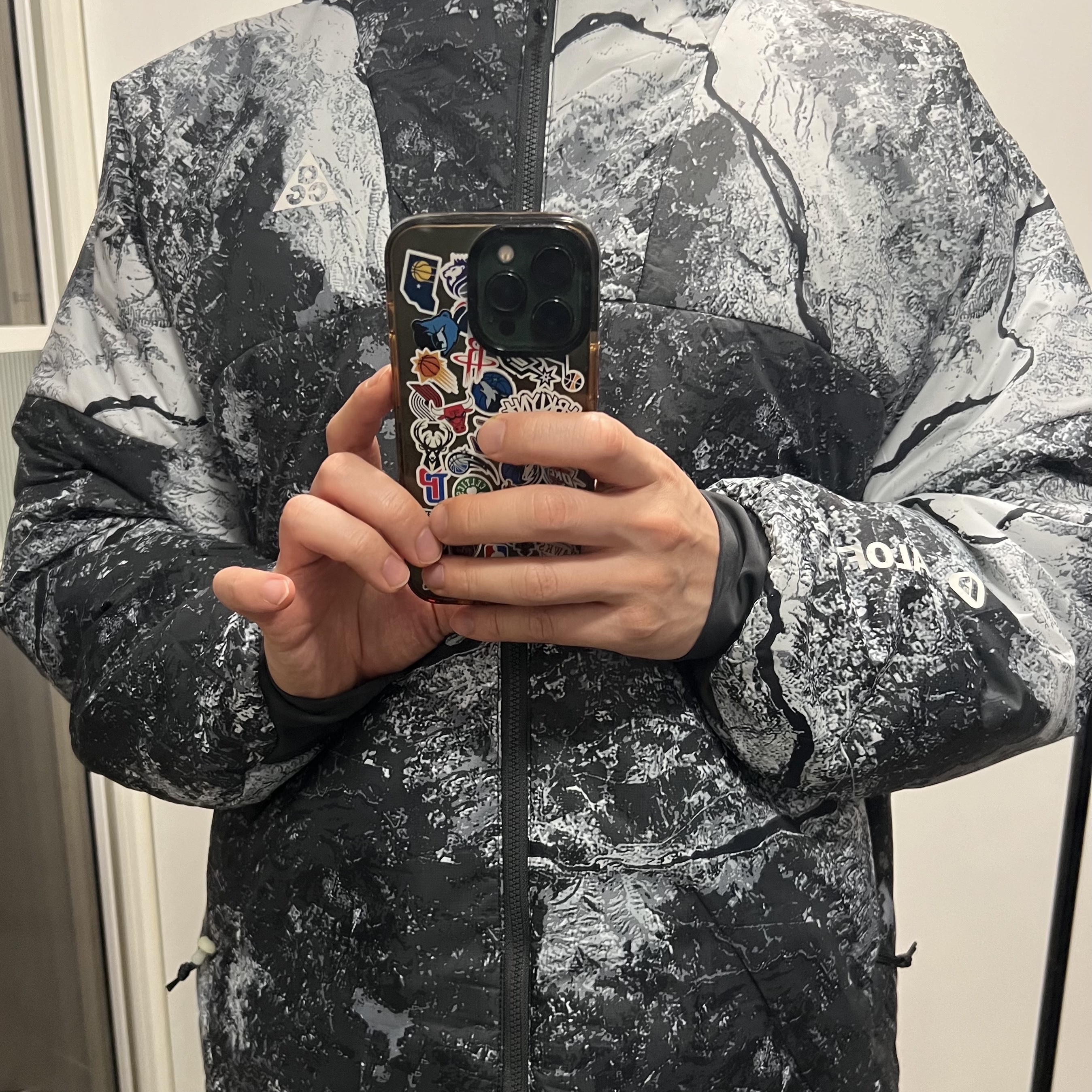 Nike ACG Therma-Fit ADV Rope De Dope Allover Print Jacket Anthracite 착용 스타일 - 1