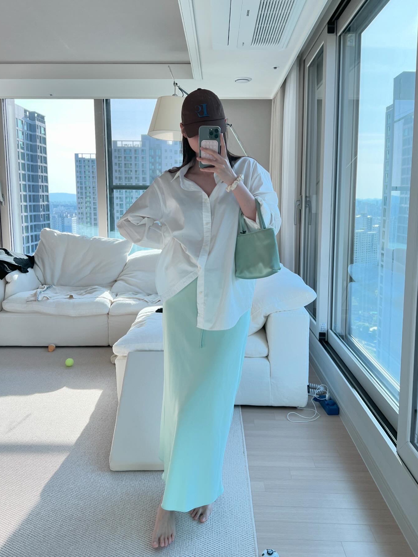 Hai Little Silk Bag Light Green, (W) Hermes Oran Sandal Calfskin & Gold Piqures Ecrues 착용 스타일 - 1