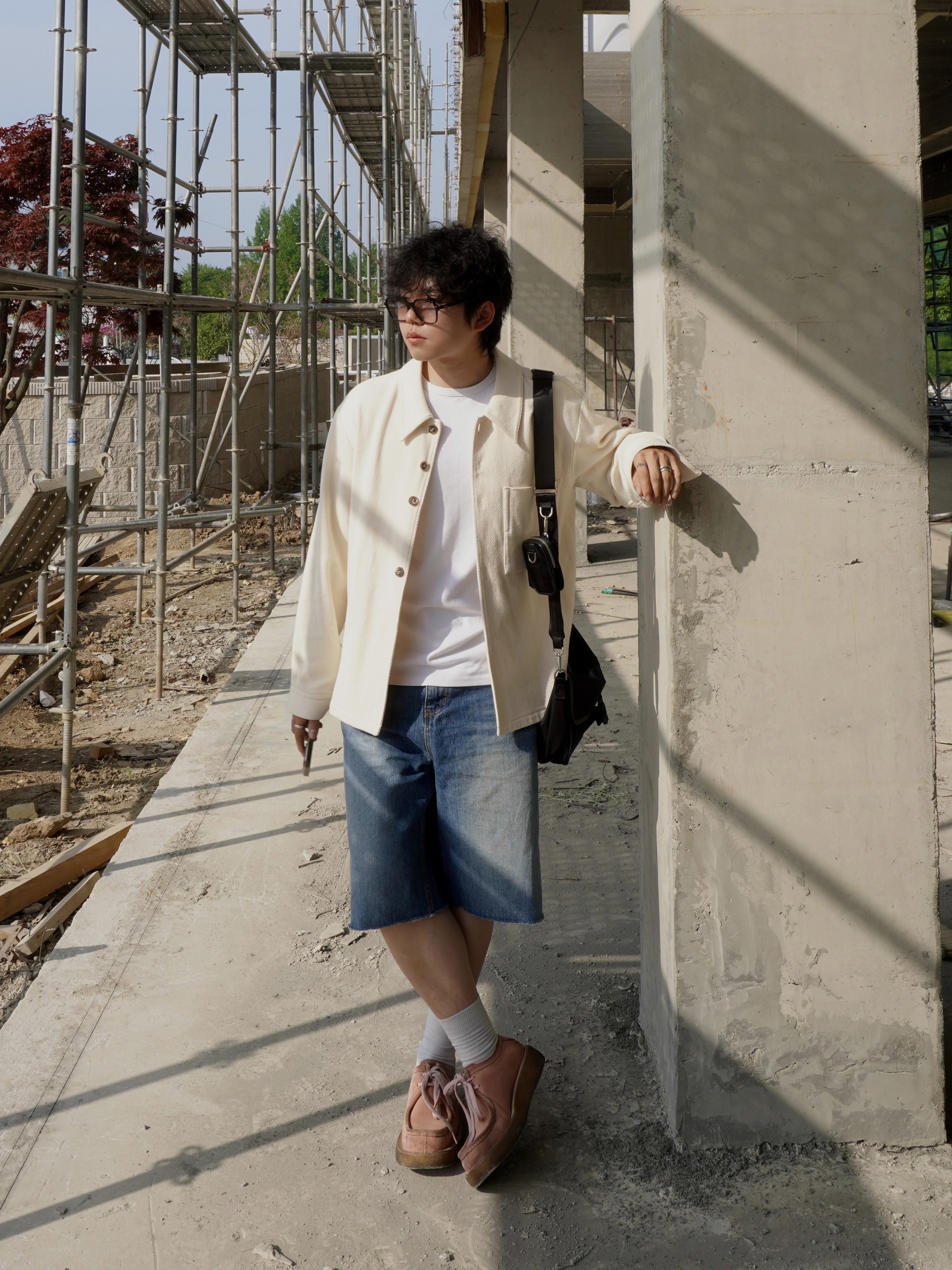 Gentle Monster Karl 01 Black 착용 스타일 - 1