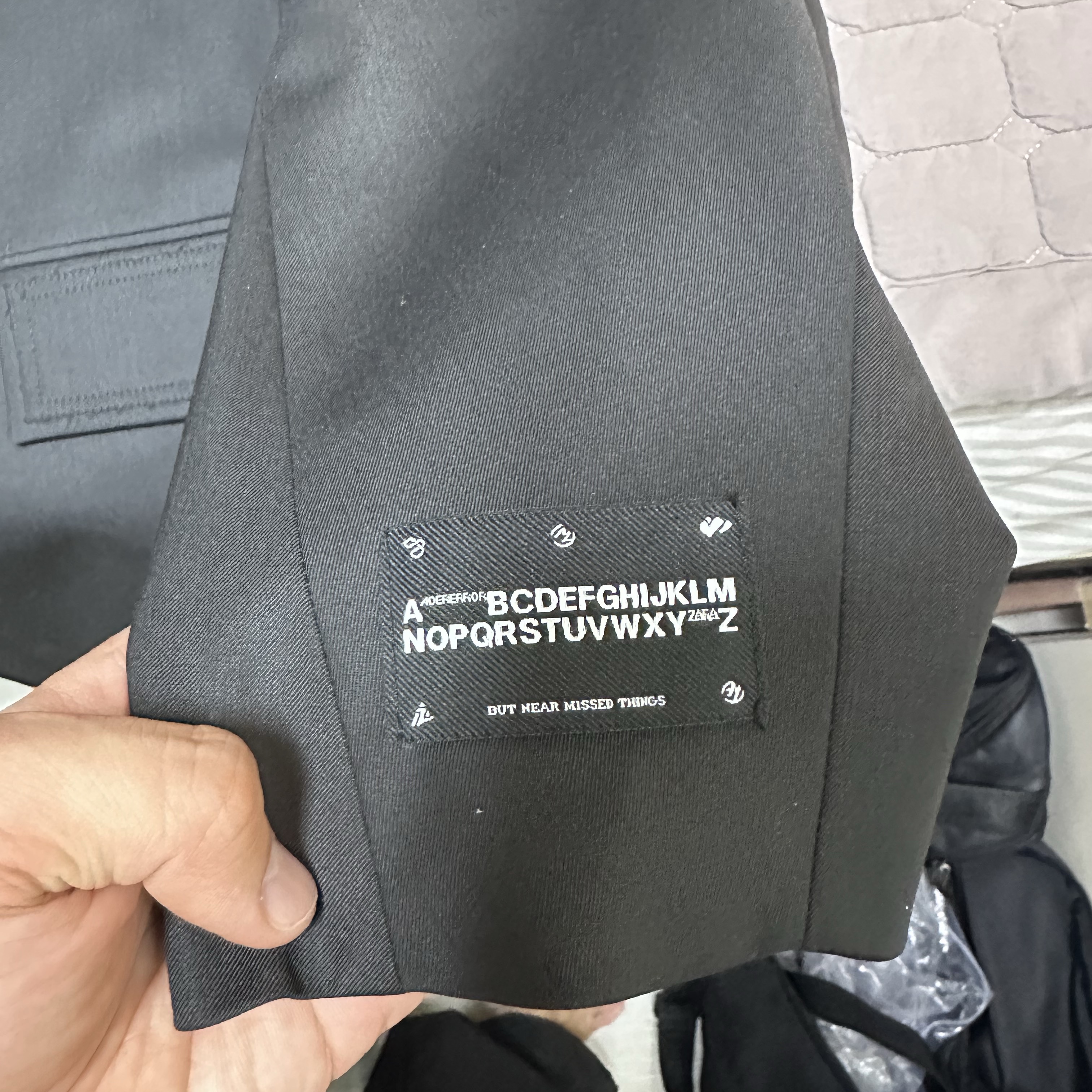 Zara x Ader Error Oversize Blazer Black 착용 스타일 - 3