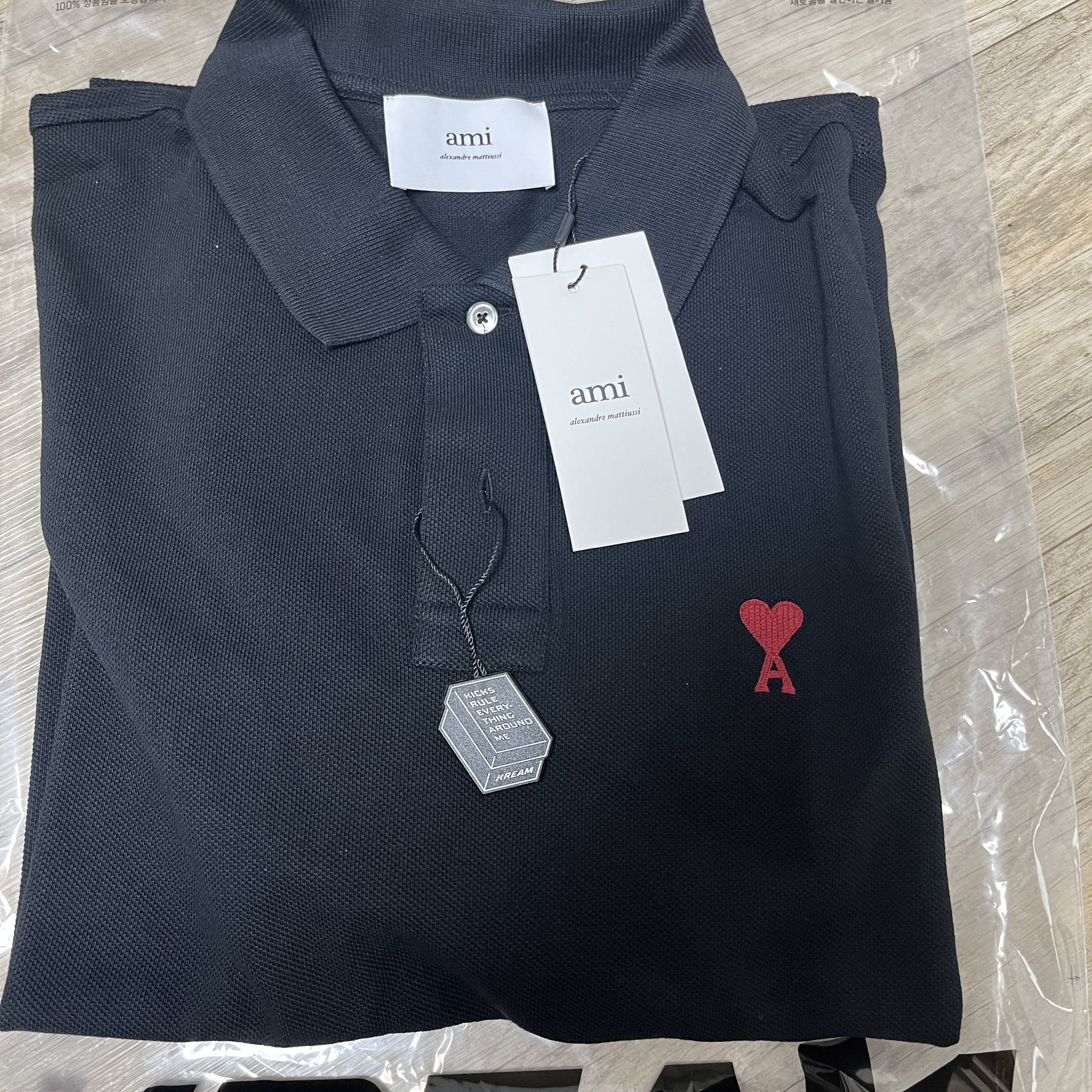 AMI de Coeur Polo Shirt Black 착용 스타일