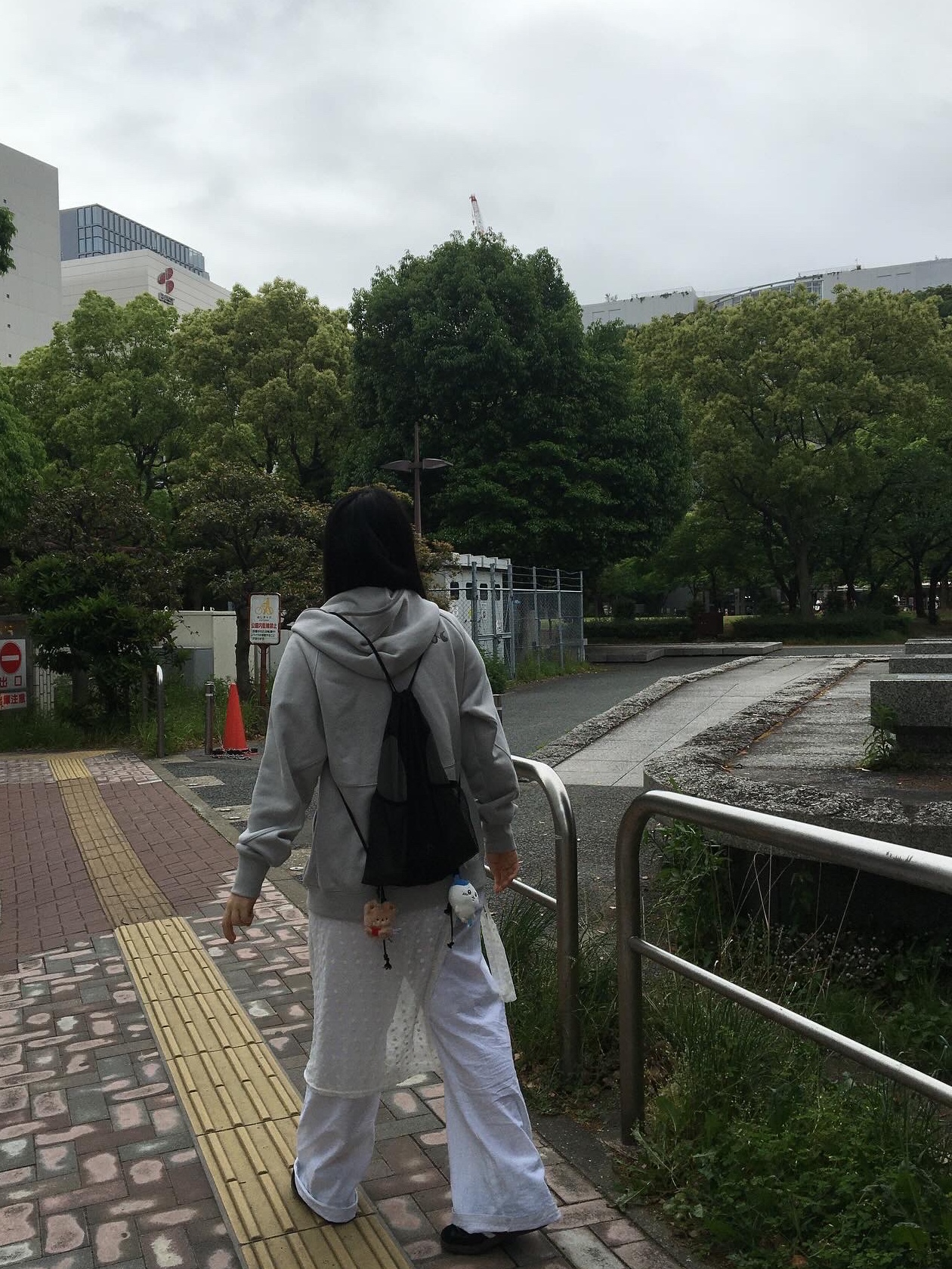 Sansan Gear Hoodie Zip-Up Grey - 24SS, Adidas Samba OG Black White Gum 착용 스타일 - 2
