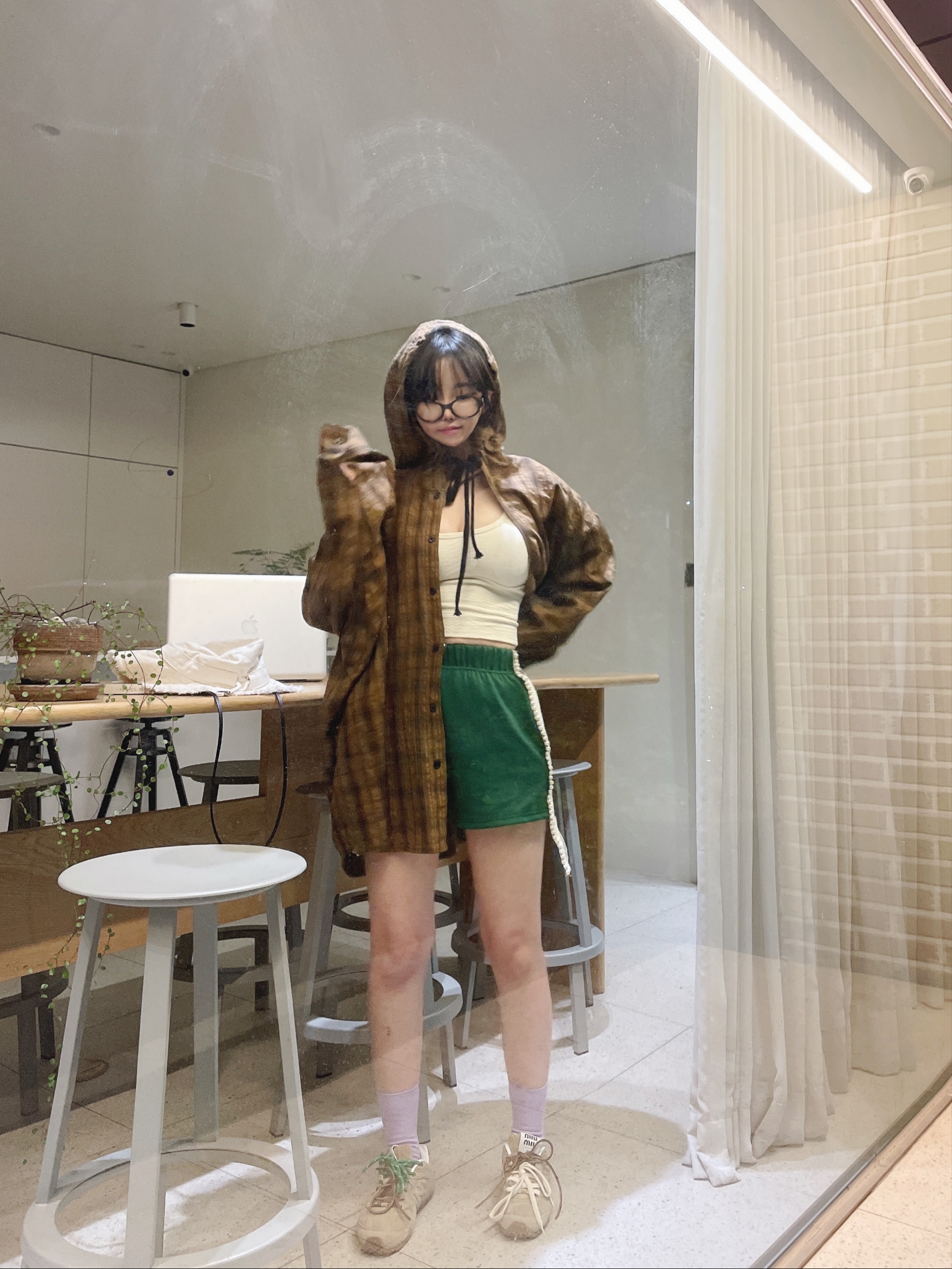 Chanel Round Eyeglasses Acetate & Black, Cosymosy I Have a Dog, Too! Keyring Type 착용 스타일 - 3